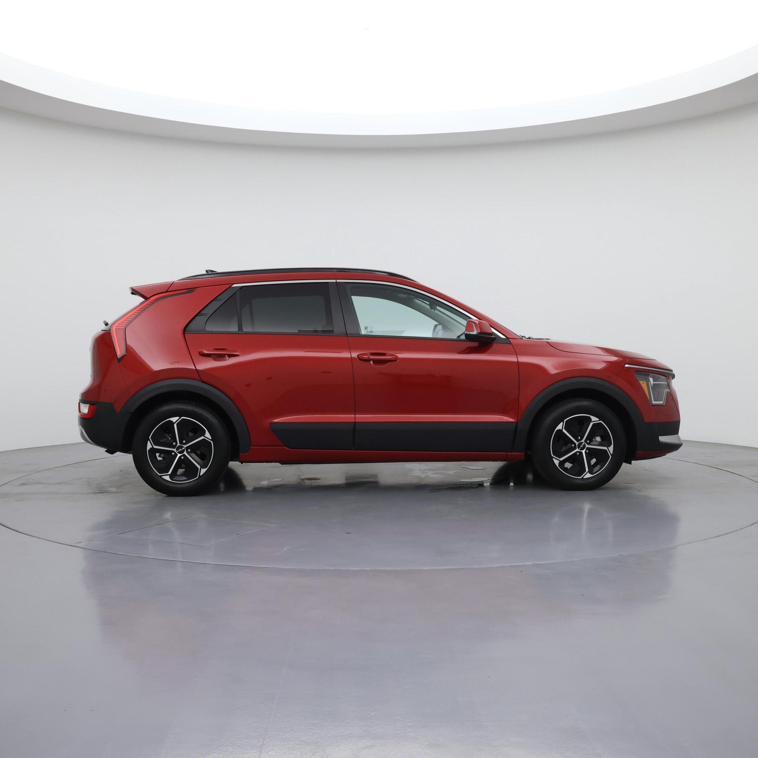 Thumbnail: 2023 Kia Niro - 7
