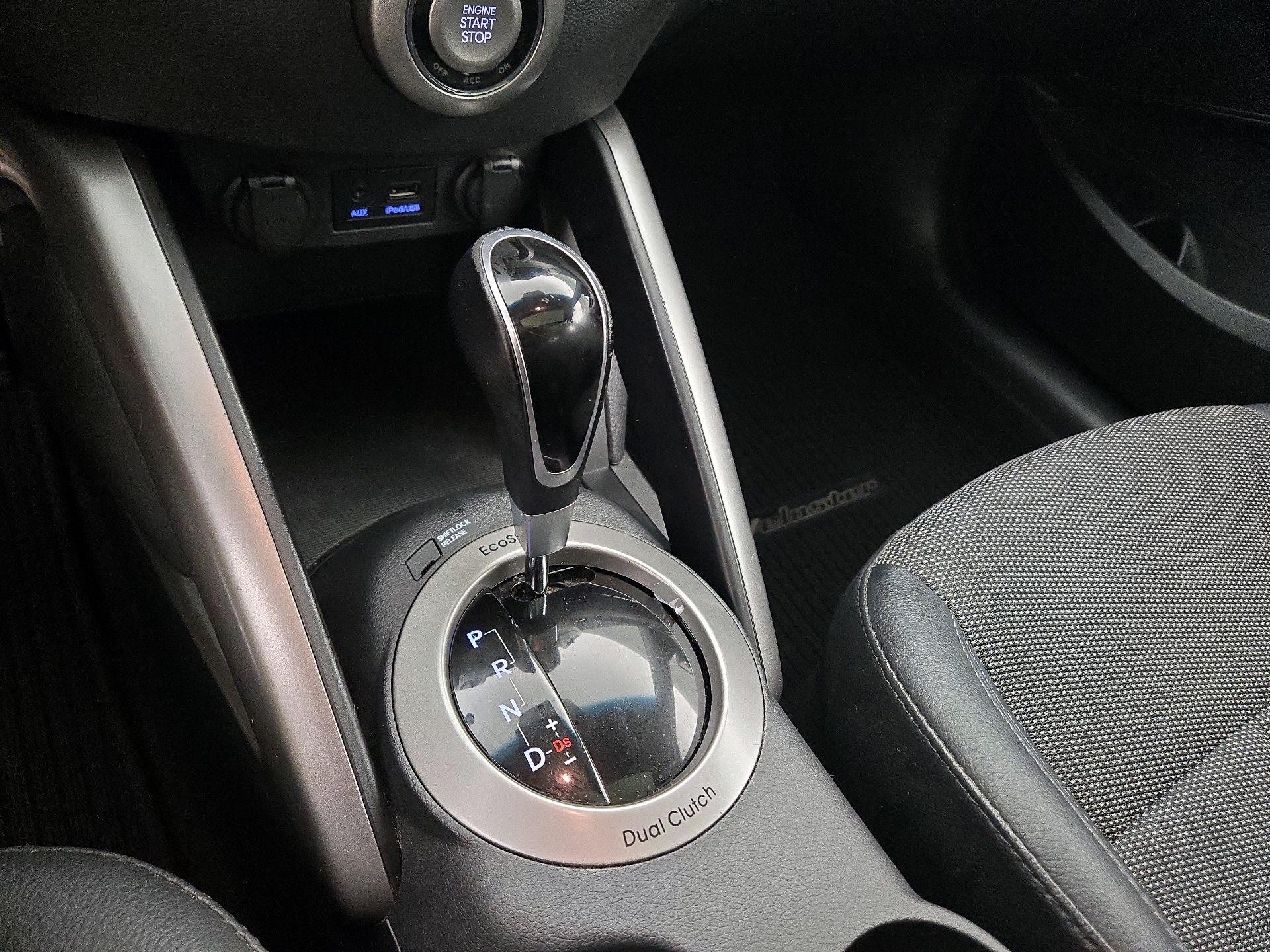 Thumbnail: 2014 Hyundai Veloster - 17