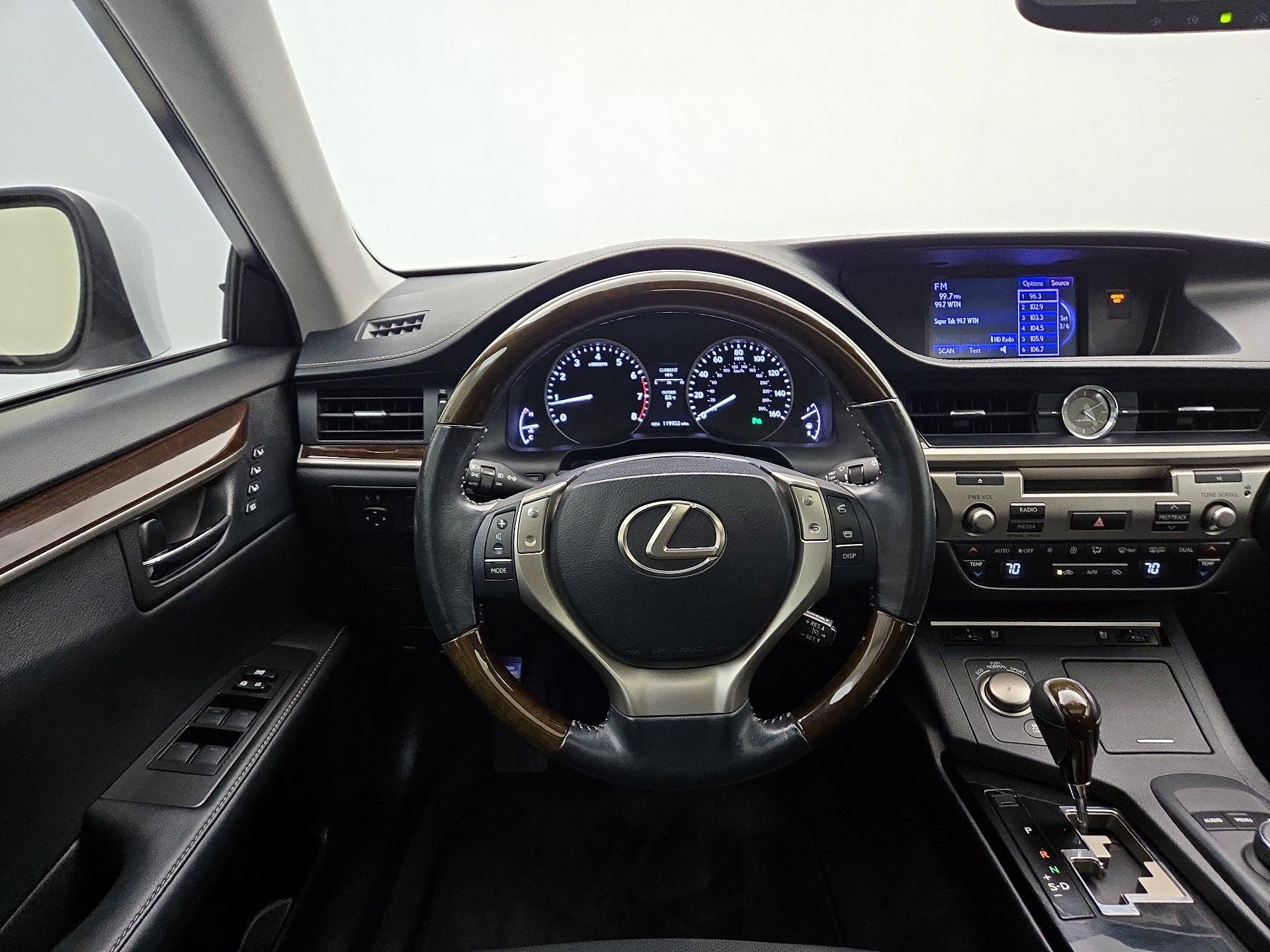 Thumbnail: 2014 Lexus ES - 10
