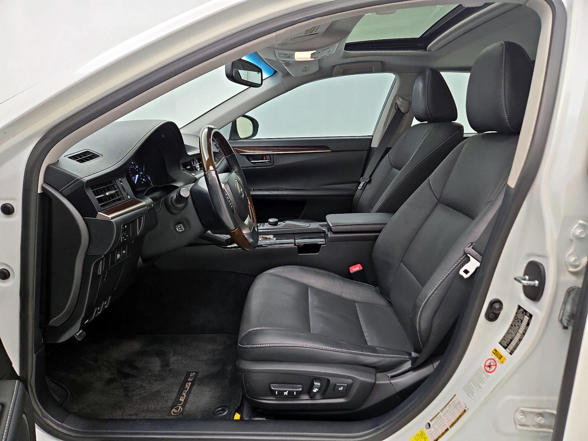 Thumbnail: 2014 Lexus ES - 11