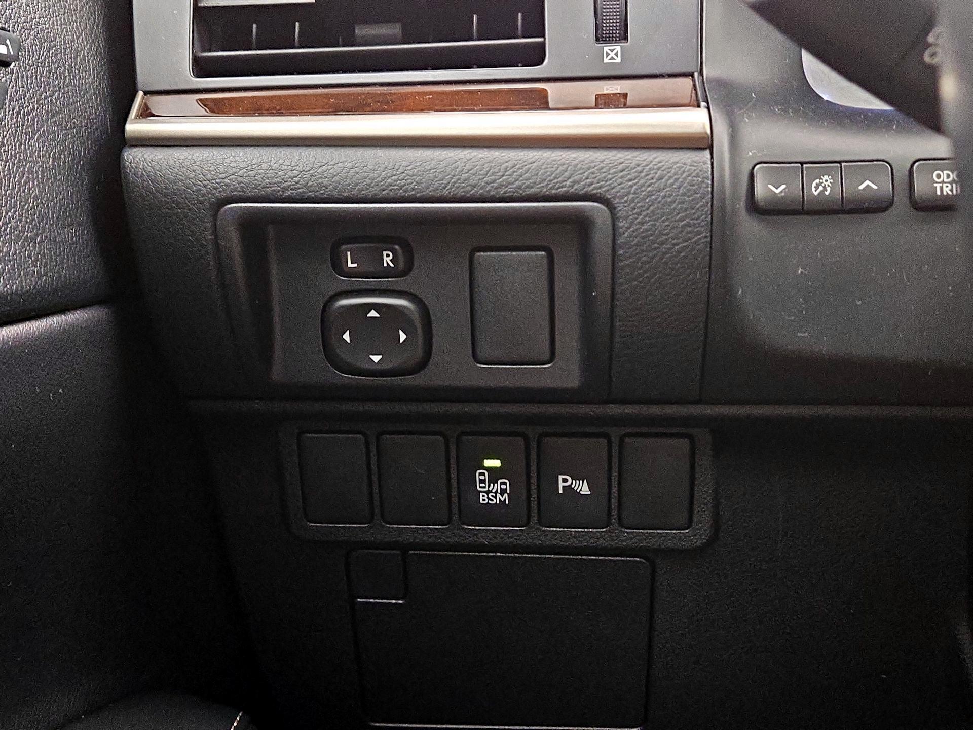 Thumbnail: 2014 Lexus ES - 13