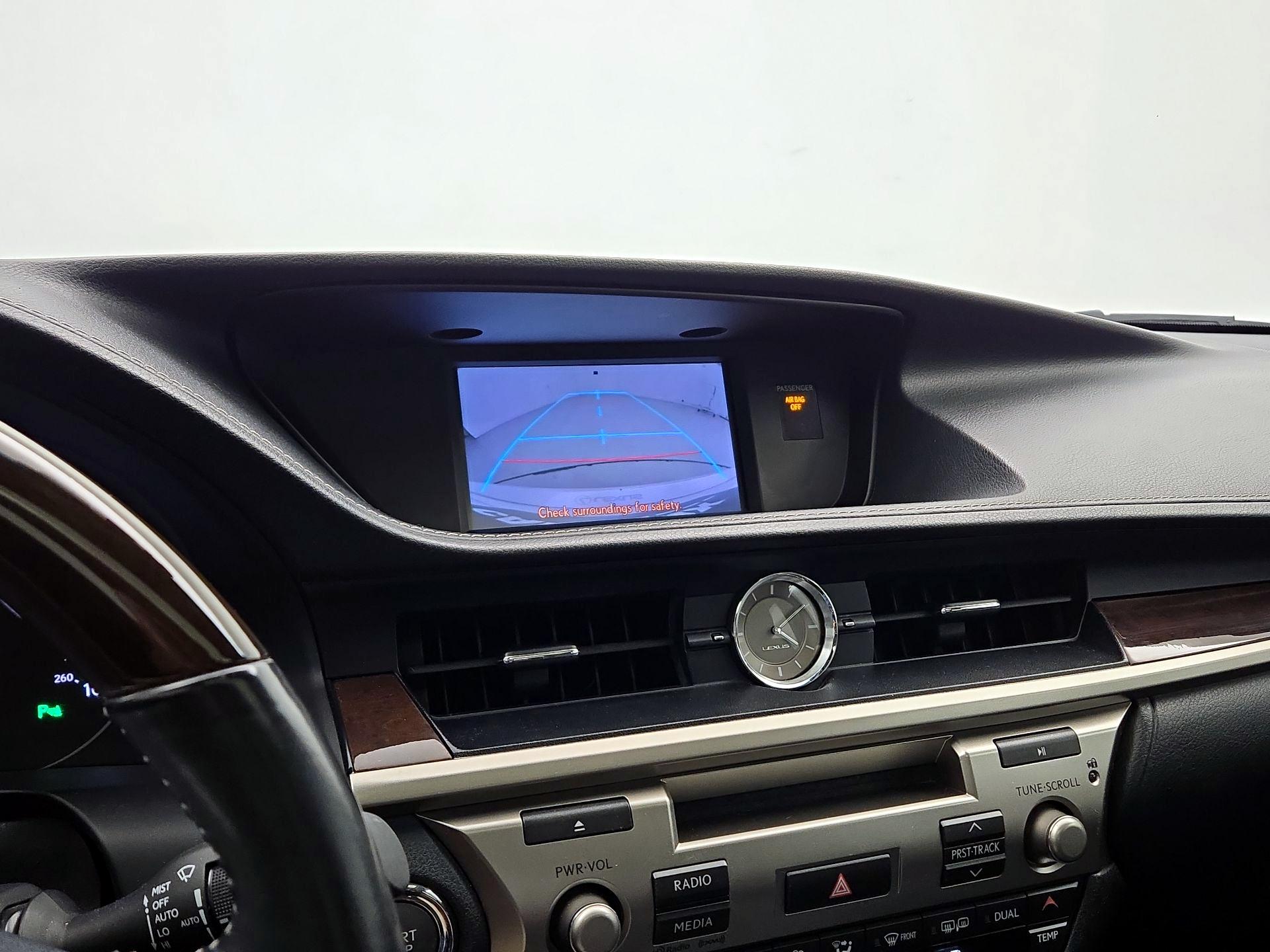 Thumbnail: 2014 Lexus ES - 14