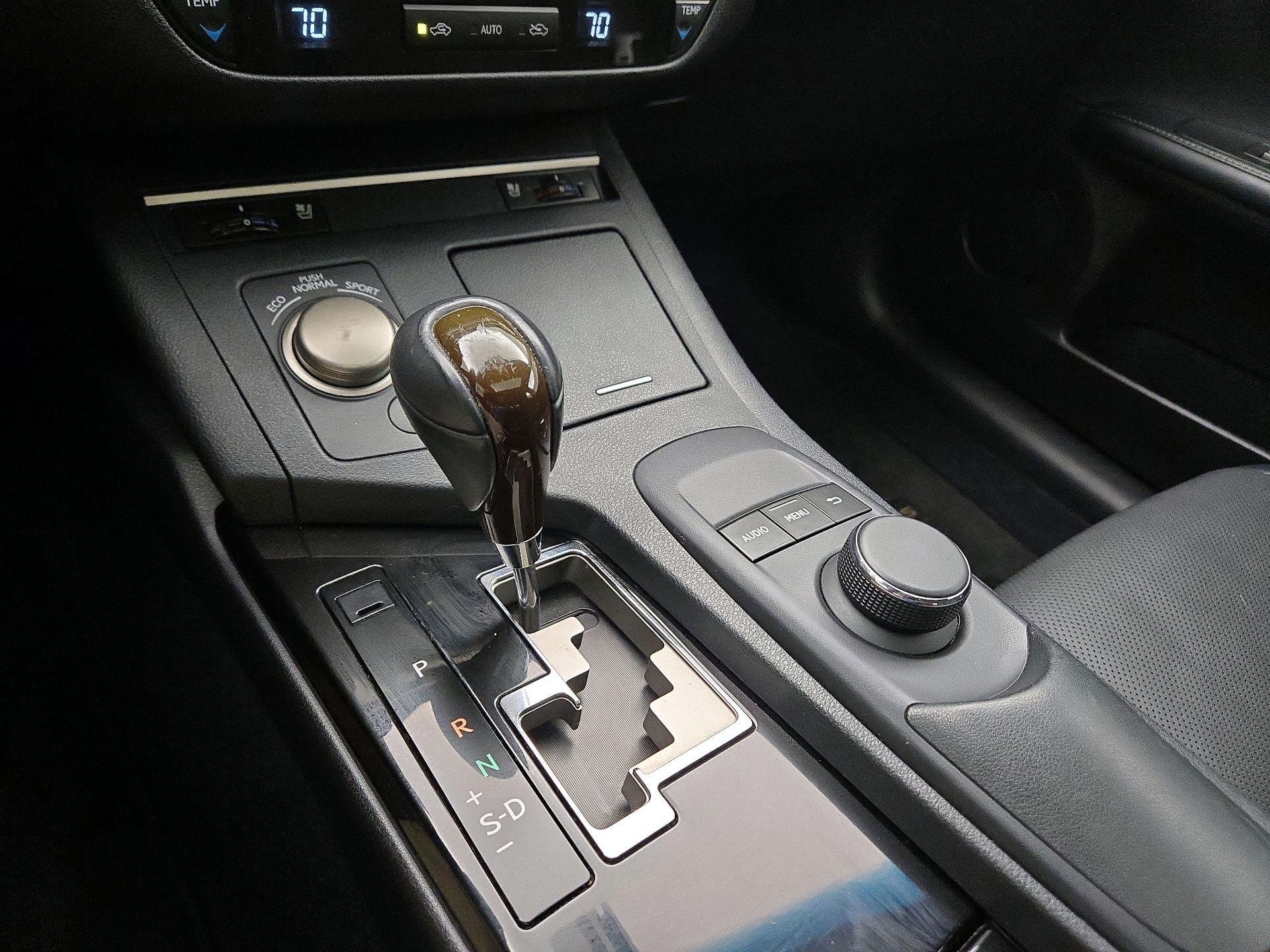 Thumbnail: 2014 Lexus ES - 17