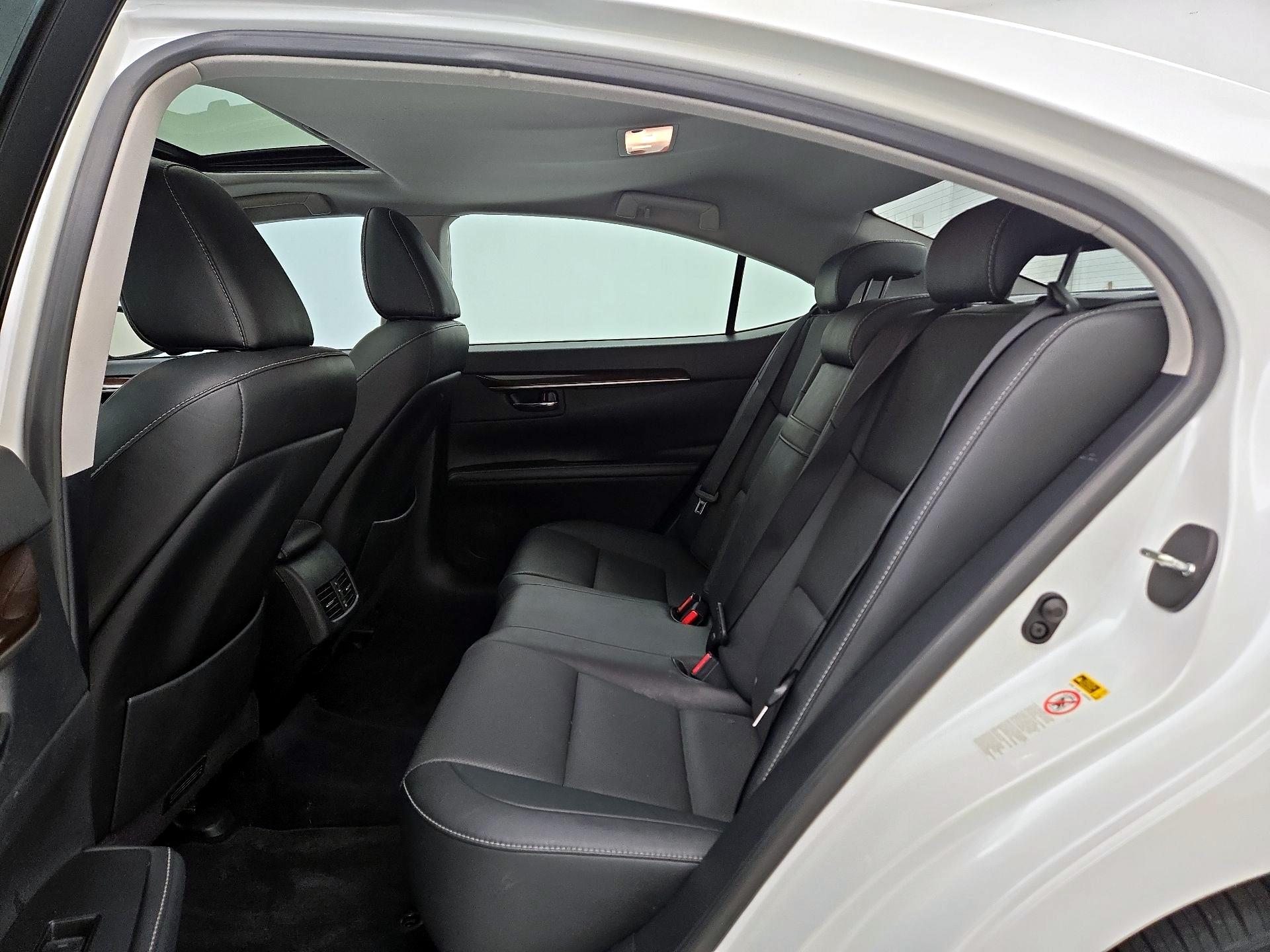 Thumbnail: 2014 Lexus ES - 20