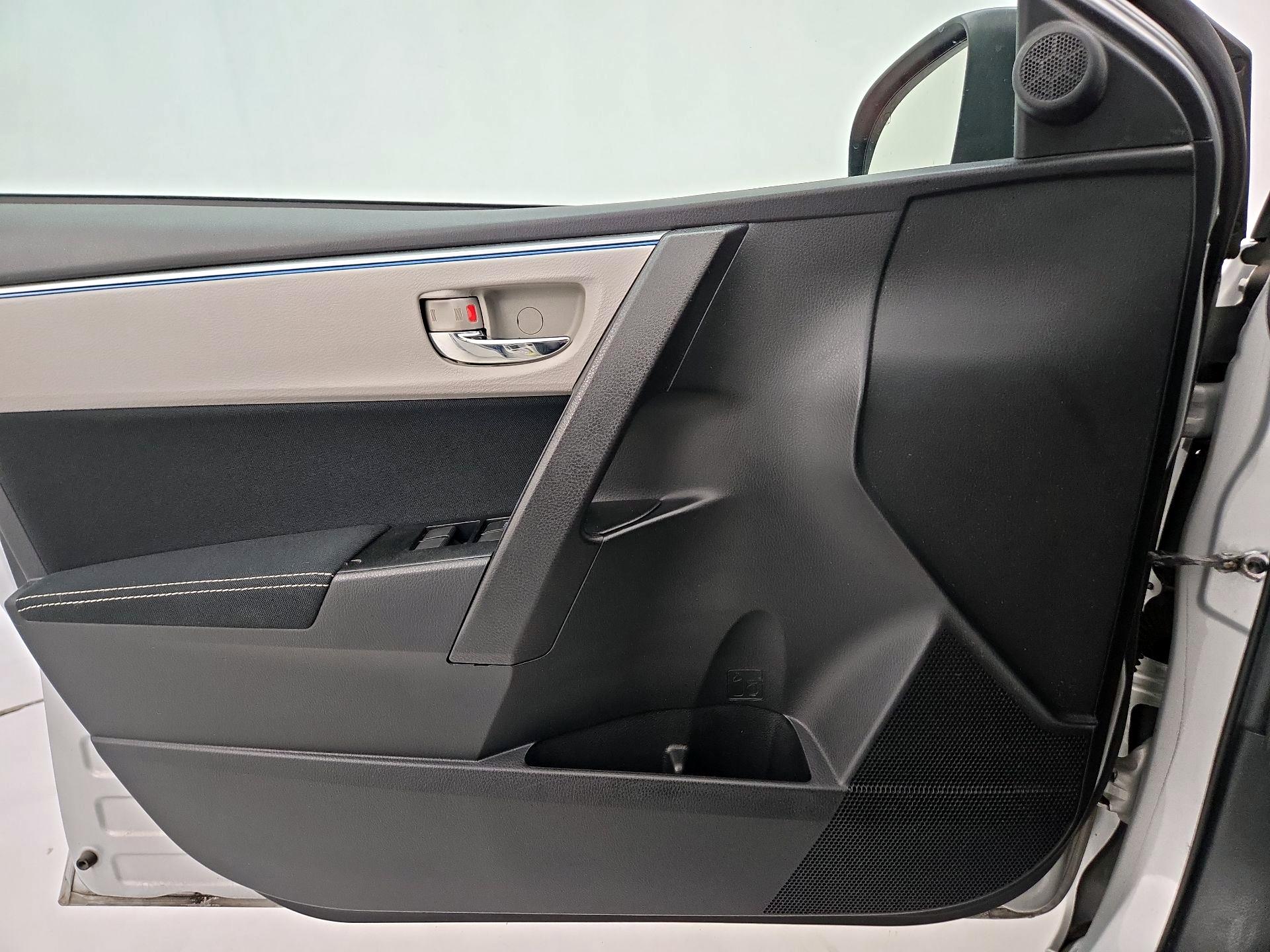 Thumbnail: 2014 Toyota Corolla - 12