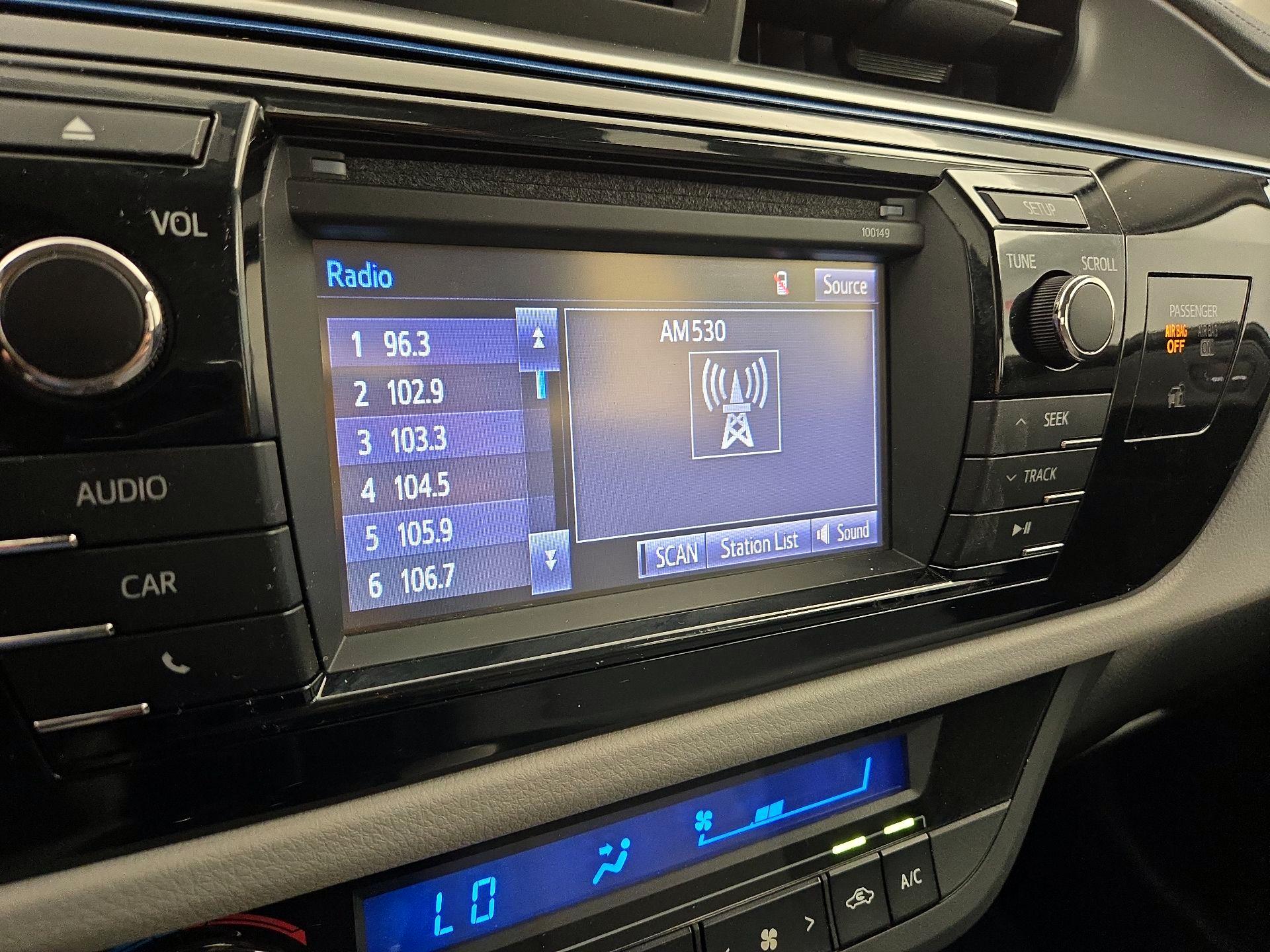 Thumbnail: 2014 Toyota Corolla - 15