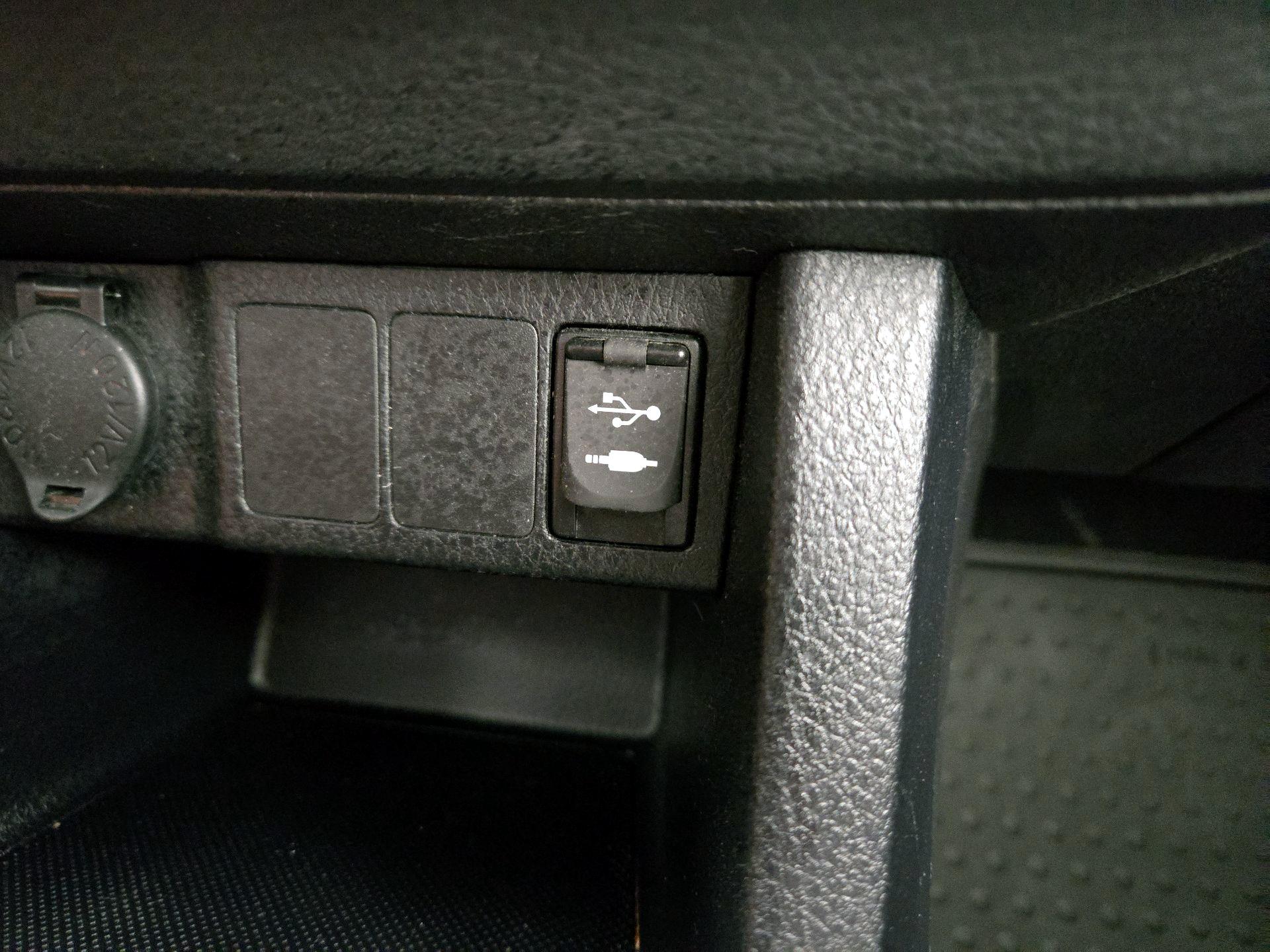 Thumbnail: 2014 Toyota Corolla - 18