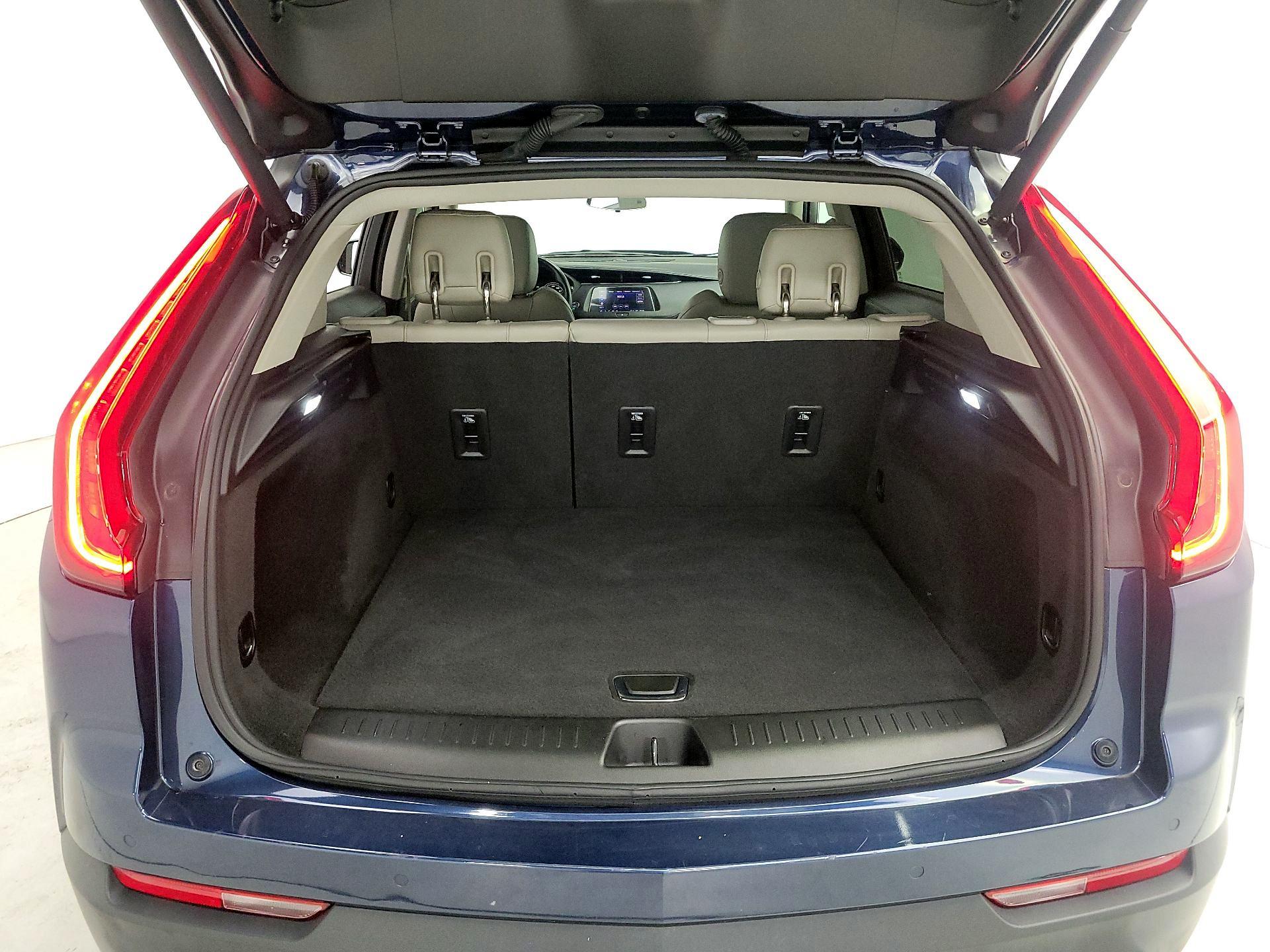 Thumbnail: 2022 Cadillac XT4 - 20