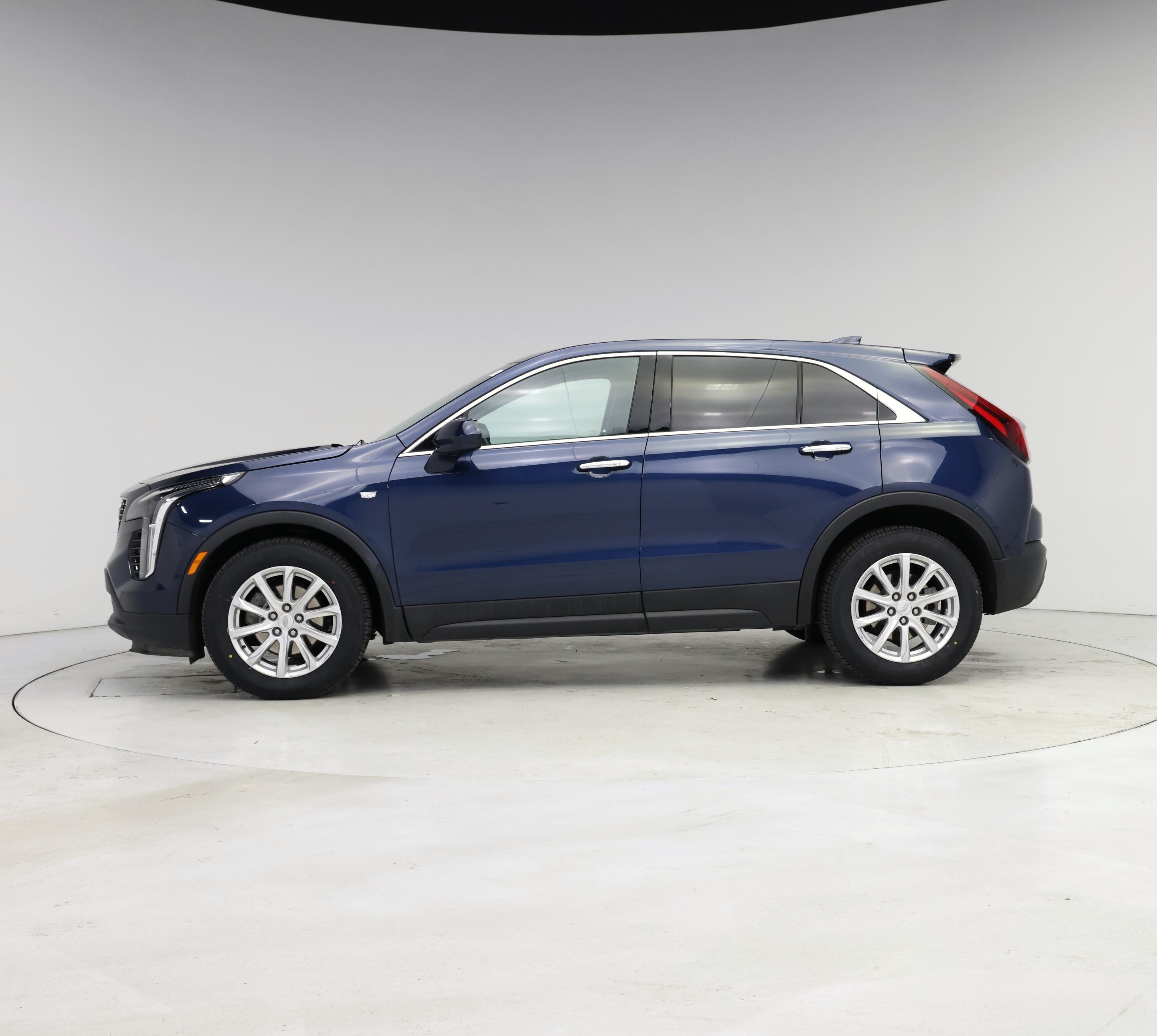 Thumbnail: 2022 Cadillac XT4 - 3