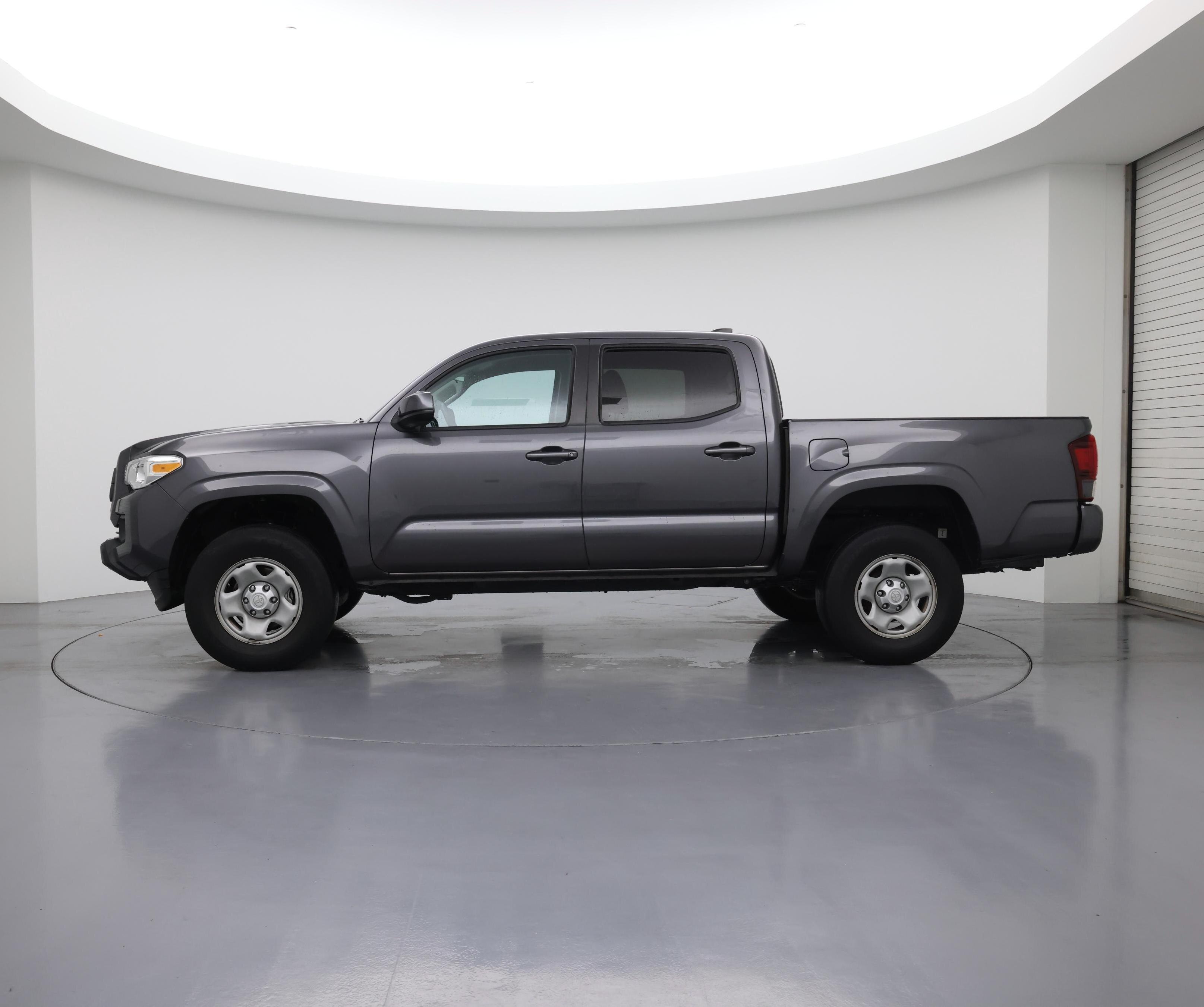 Thumbnail: 2020 Toyota Tacoma - 3