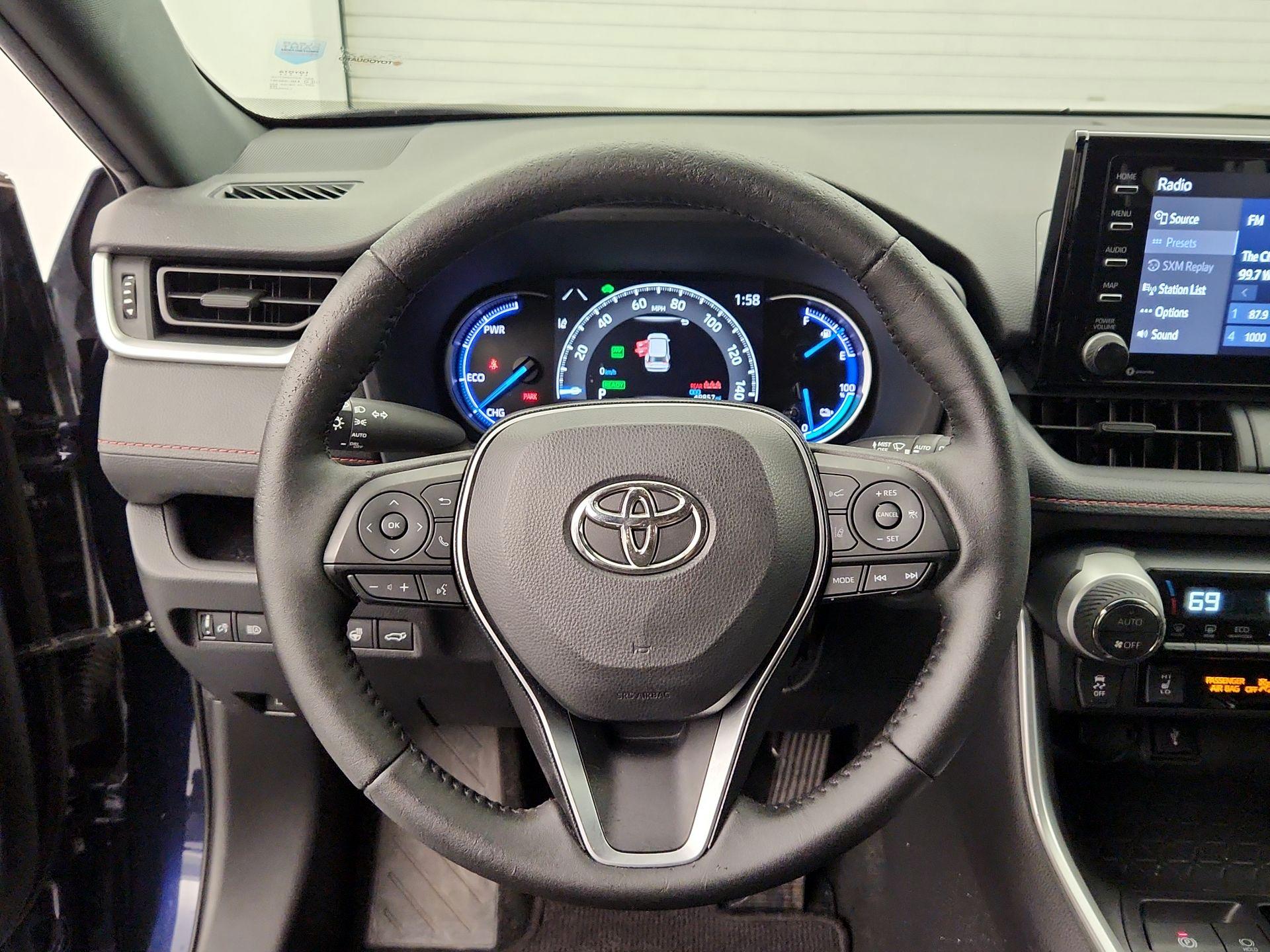 Thumbnail: 2021 Toyota RAV4 - 10