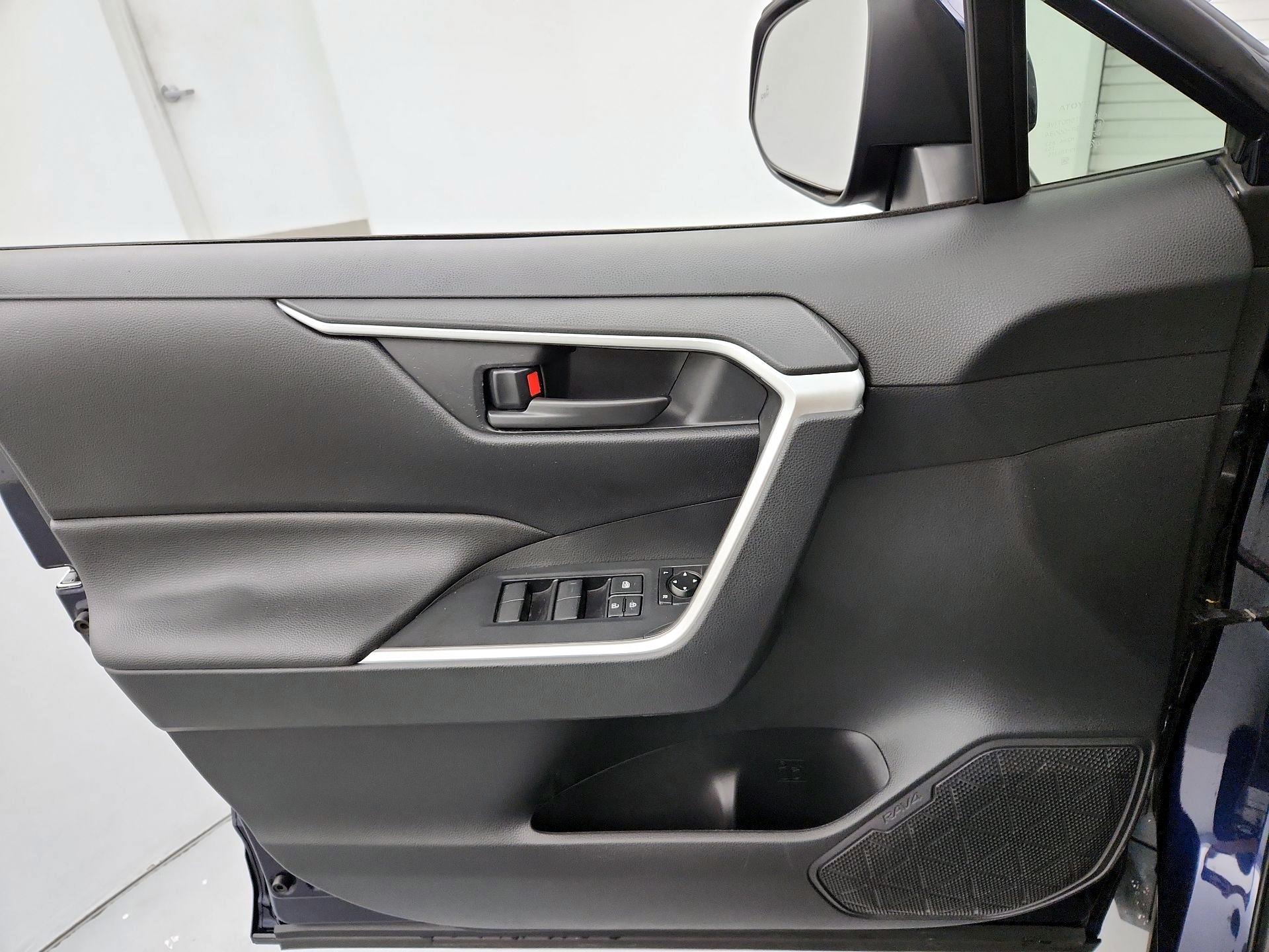Thumbnail: 2021 Toyota RAV4 - 12