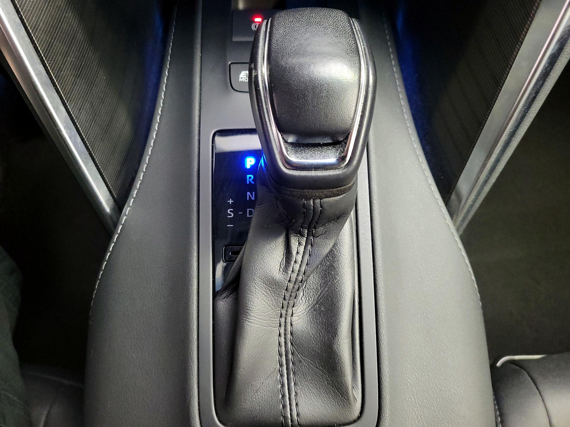 Thumbnail: 2021 Toyota Venza - 17
