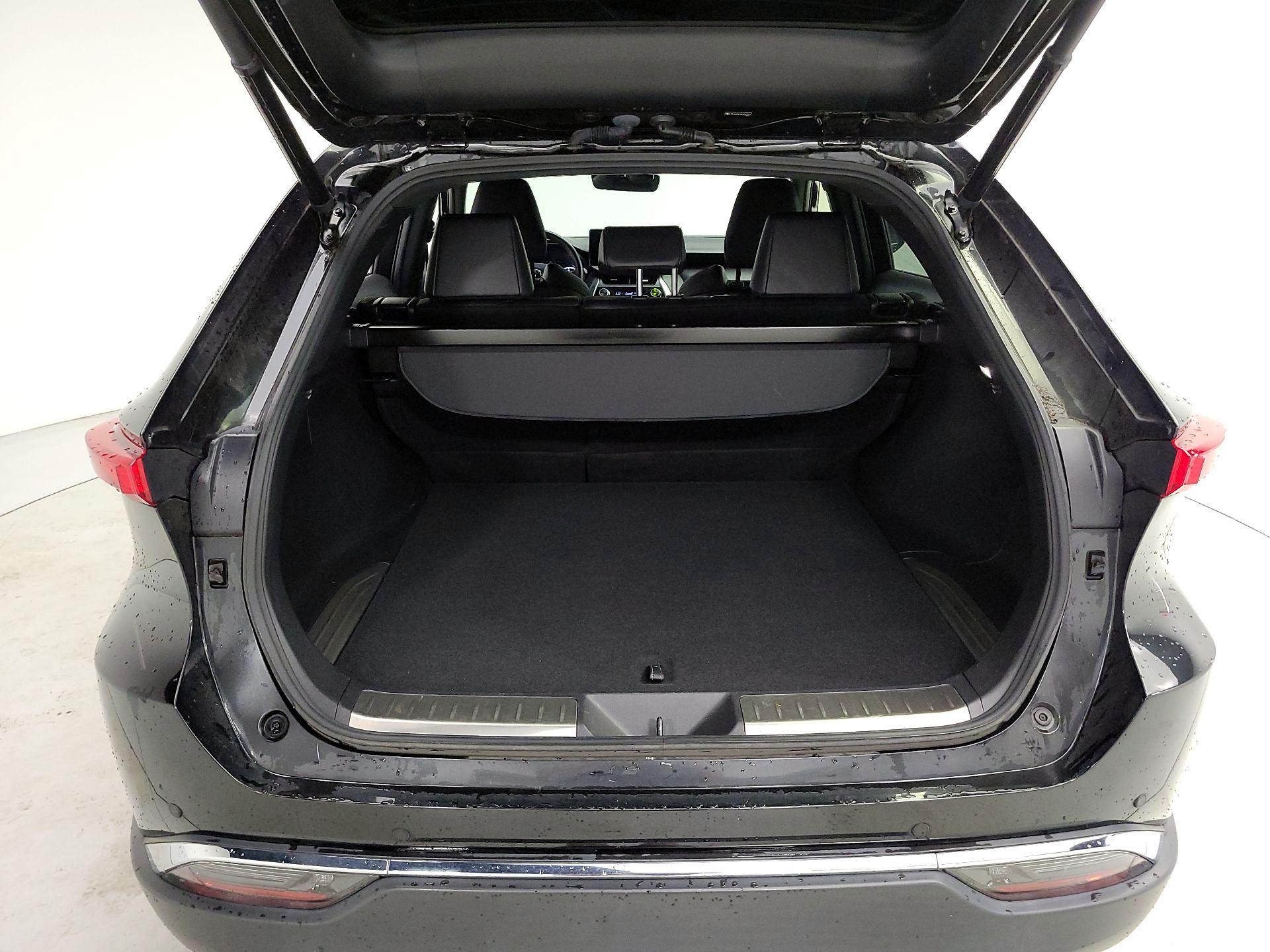 Thumbnail: 2021 Toyota Venza - 20