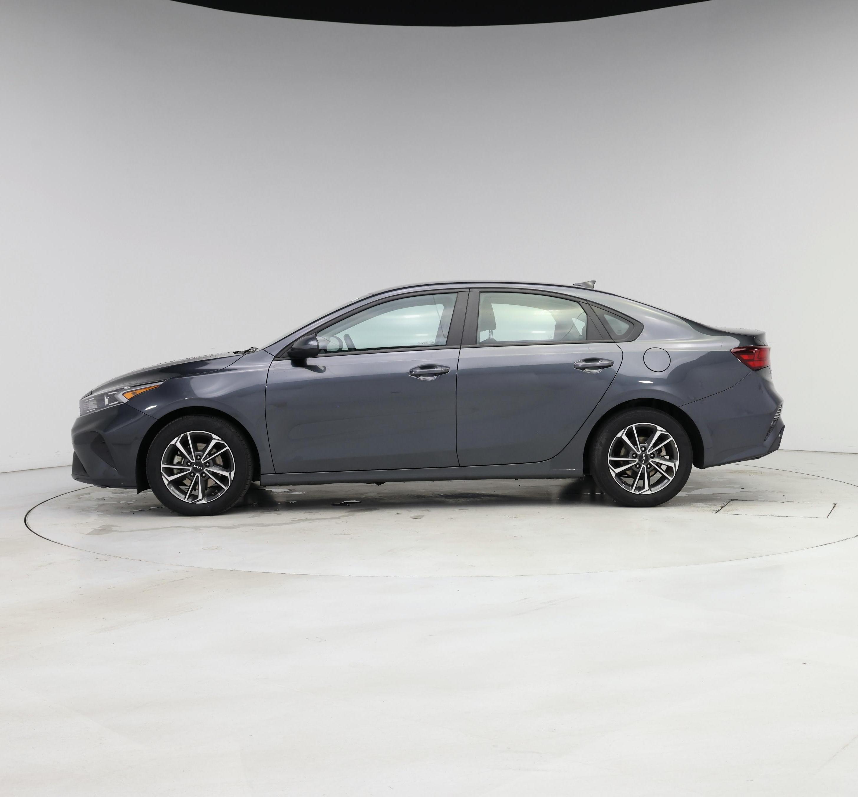 Thumbnail: 2023 Kia Forte - 3
