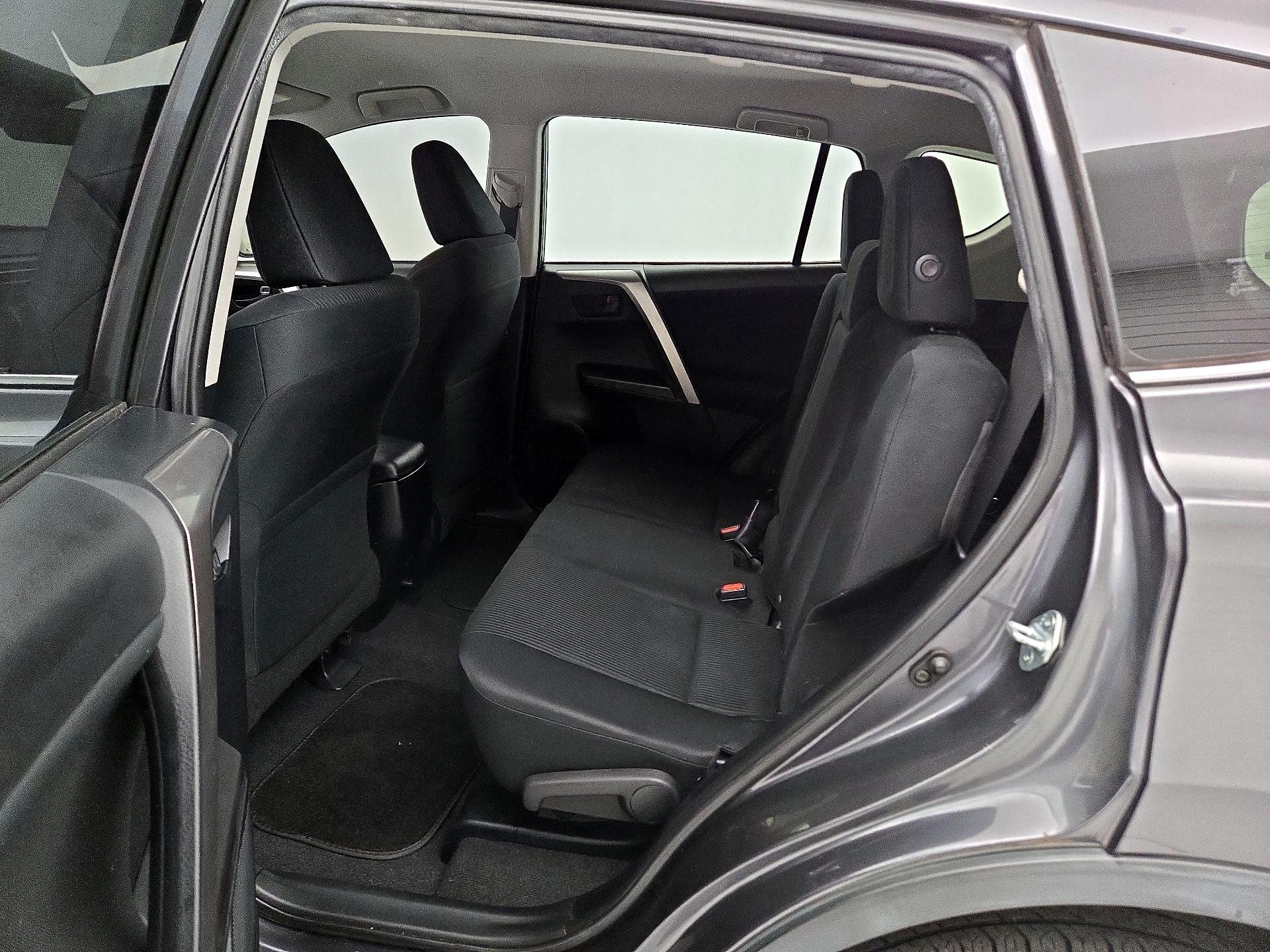 Thumbnail: 2017 Toyota RAV4 - 19