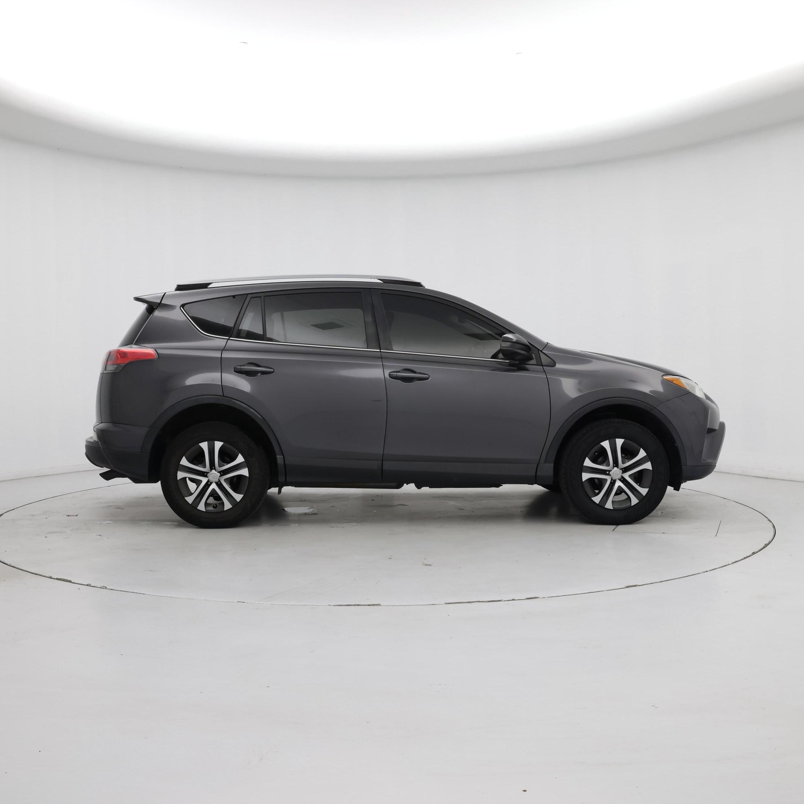 Thumbnail: 2017 Toyota RAV4 - 7
