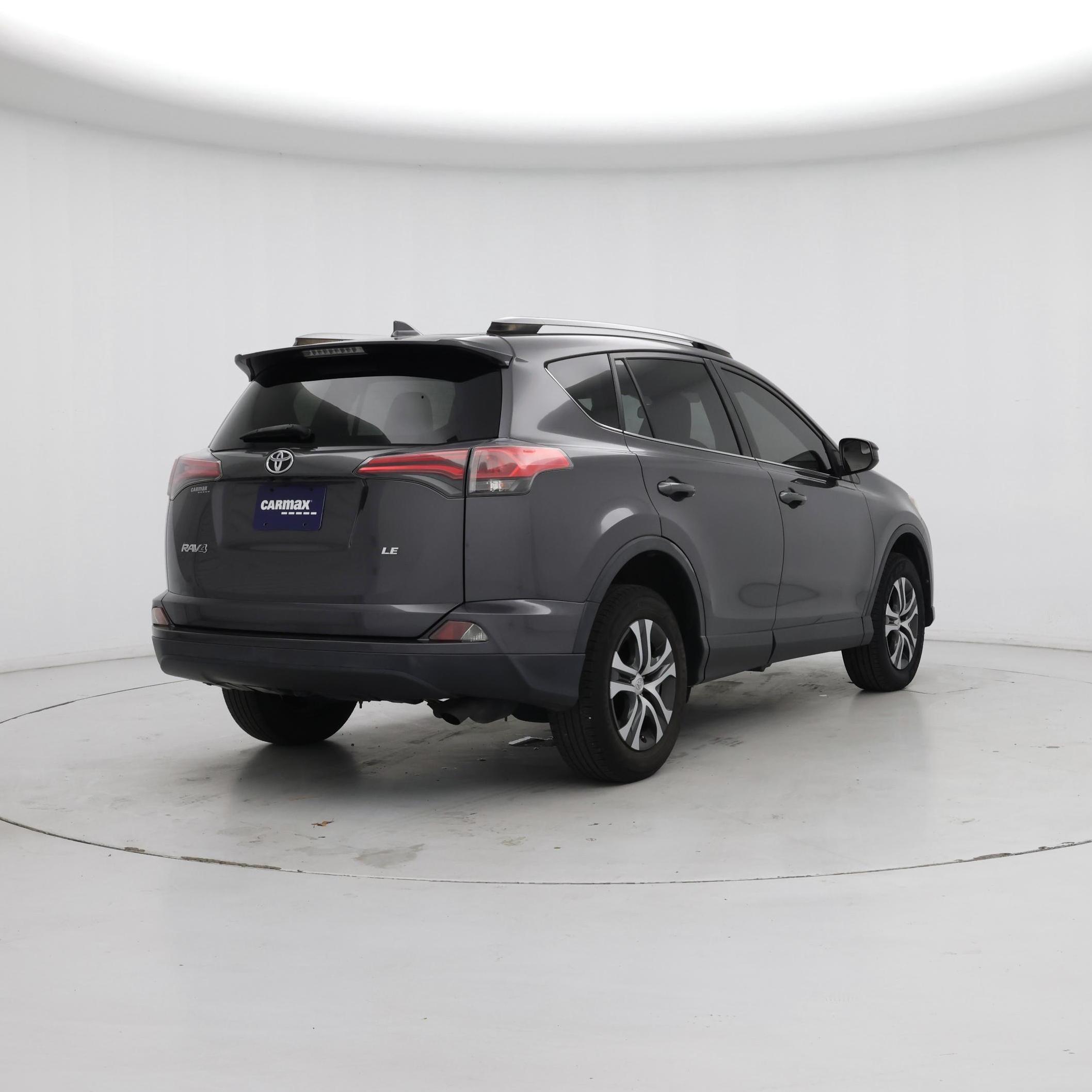 Thumbnail: 2017 Toyota RAV4 - 8