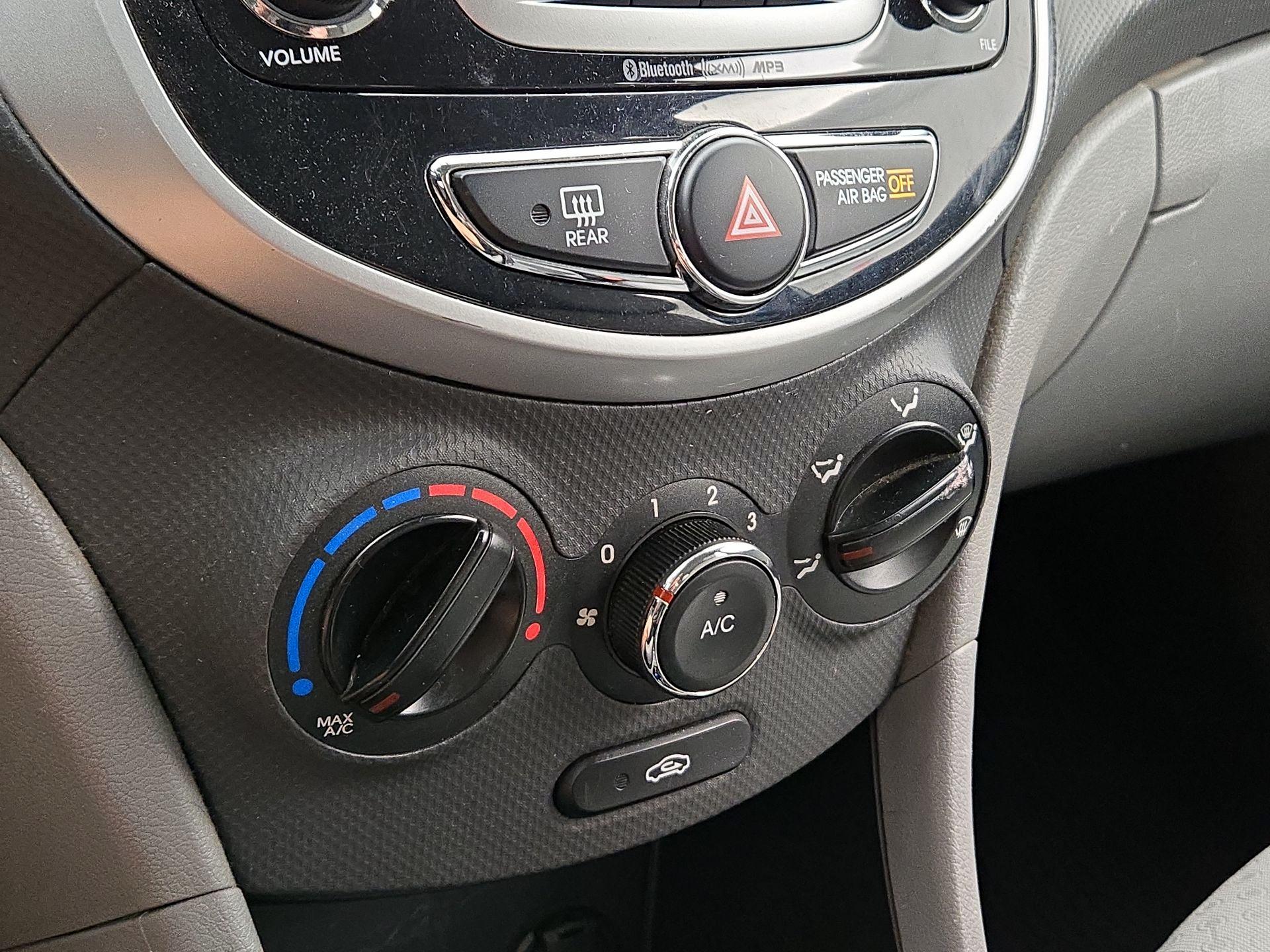 Thumbnail: 2014 Hyundai Accent - 15