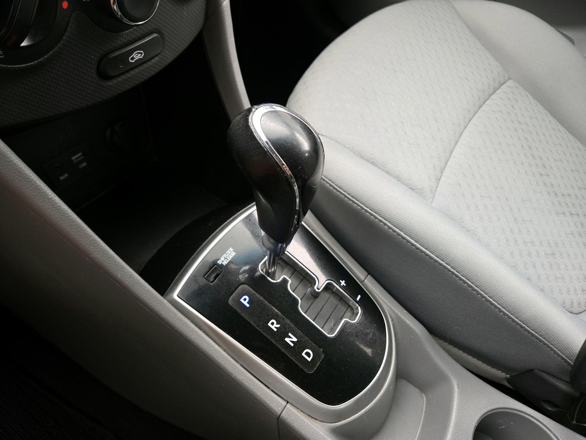 Thumbnail: 2014 Hyundai Accent - 16