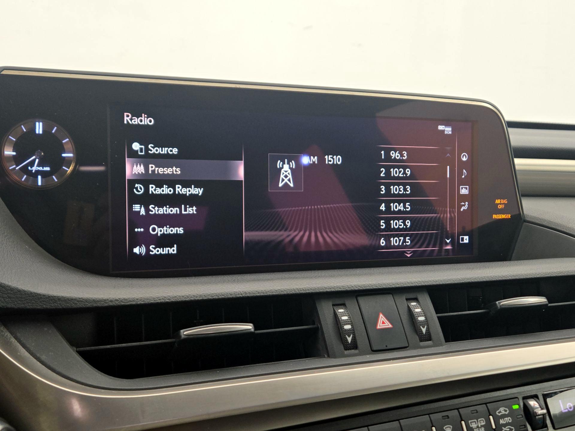 Thumbnail: 2019 Lexus ES - 16