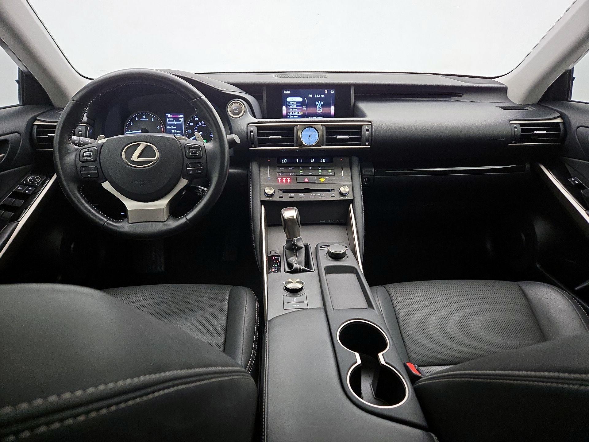 Thumbnail: 2019 Lexus IS - 9