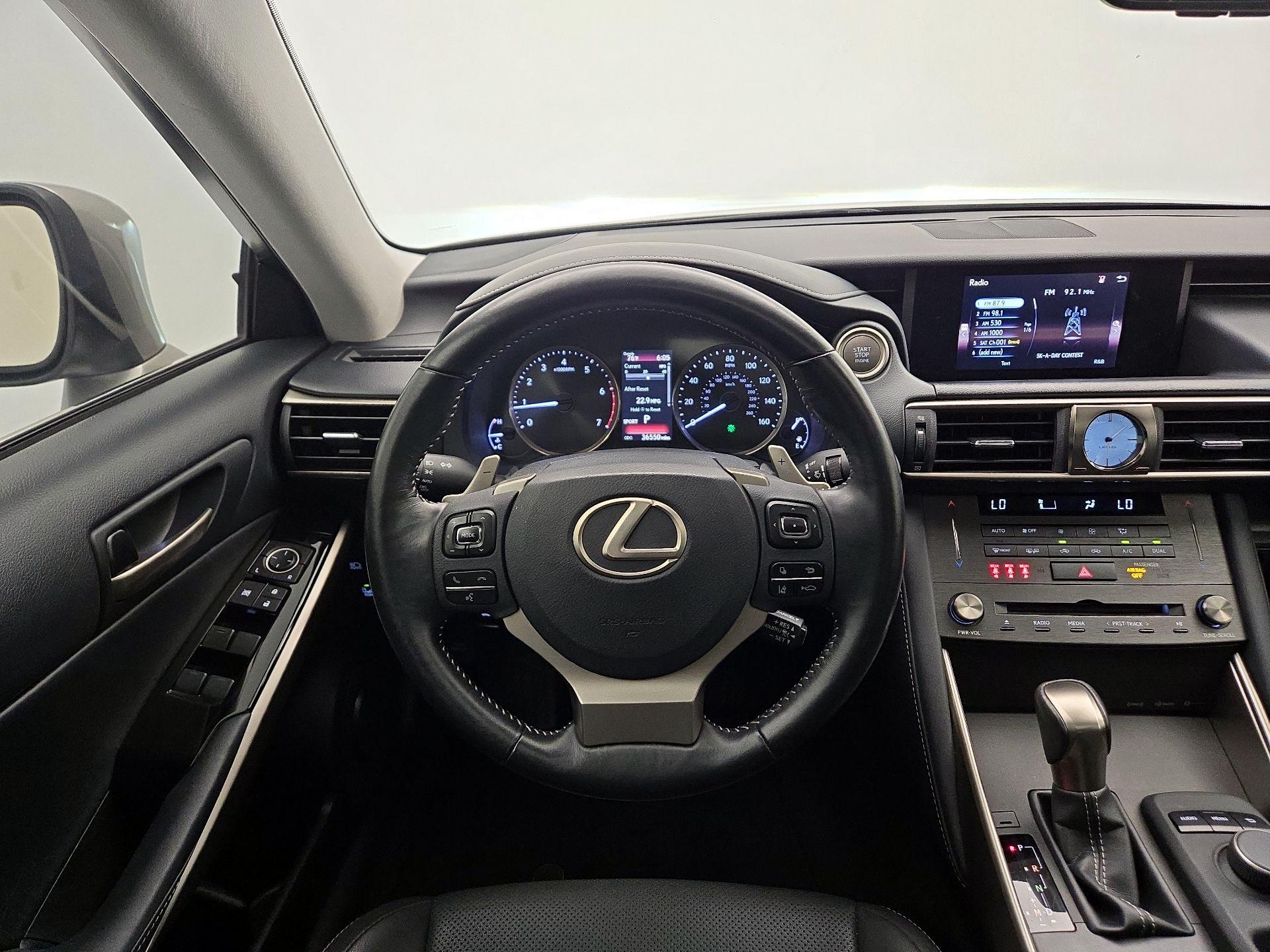 Thumbnail: 2019 Lexus IS - 10