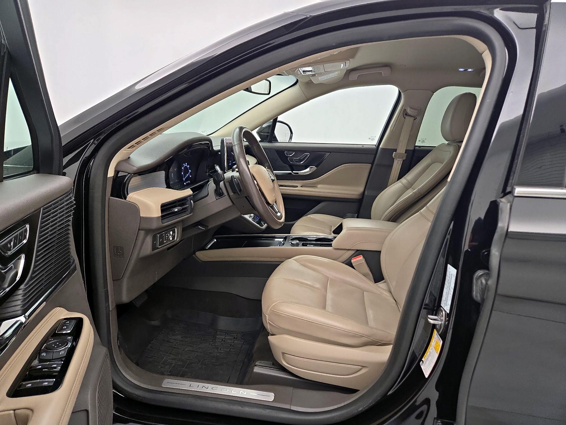 Thumbnail: 2021 Lincoln Corsair - 11