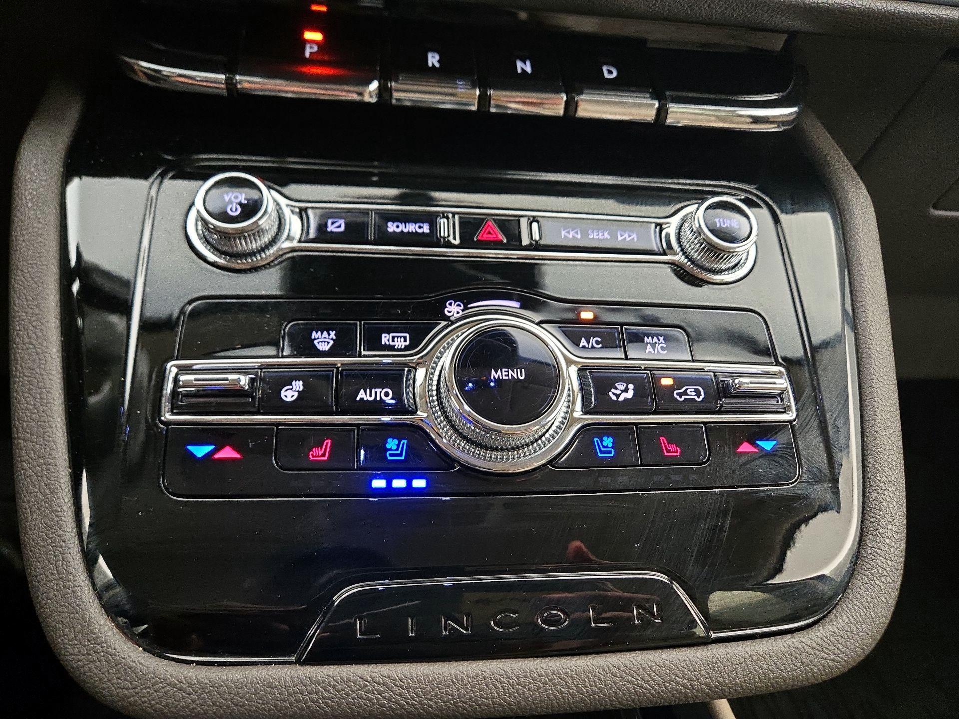 Thumbnail: 2021 Lincoln Corsair - 17