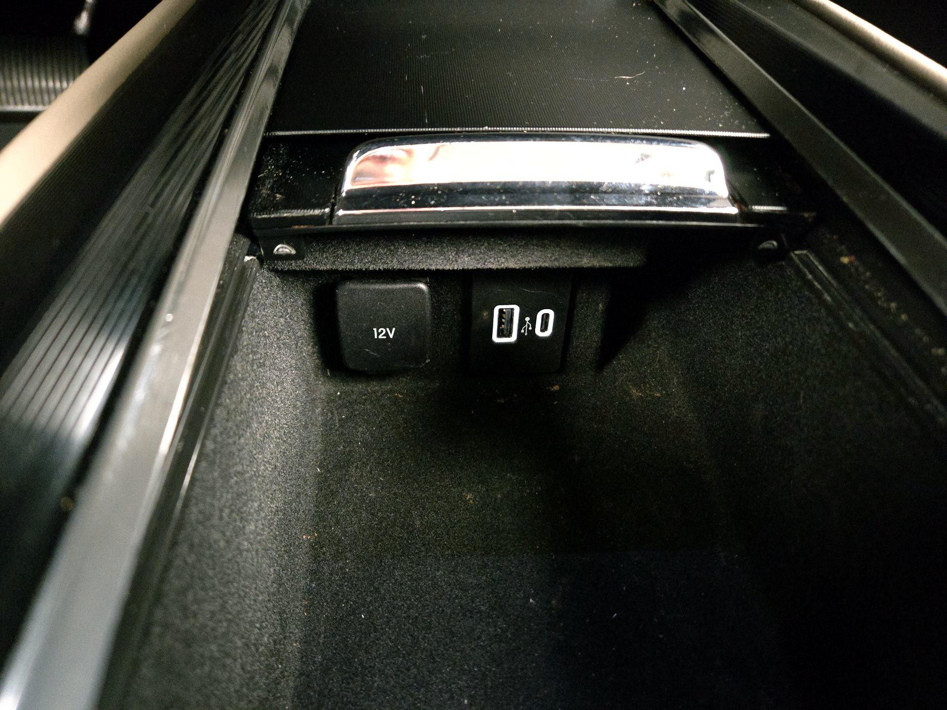 Thumbnail: 2021 Lincoln Corsair - 19