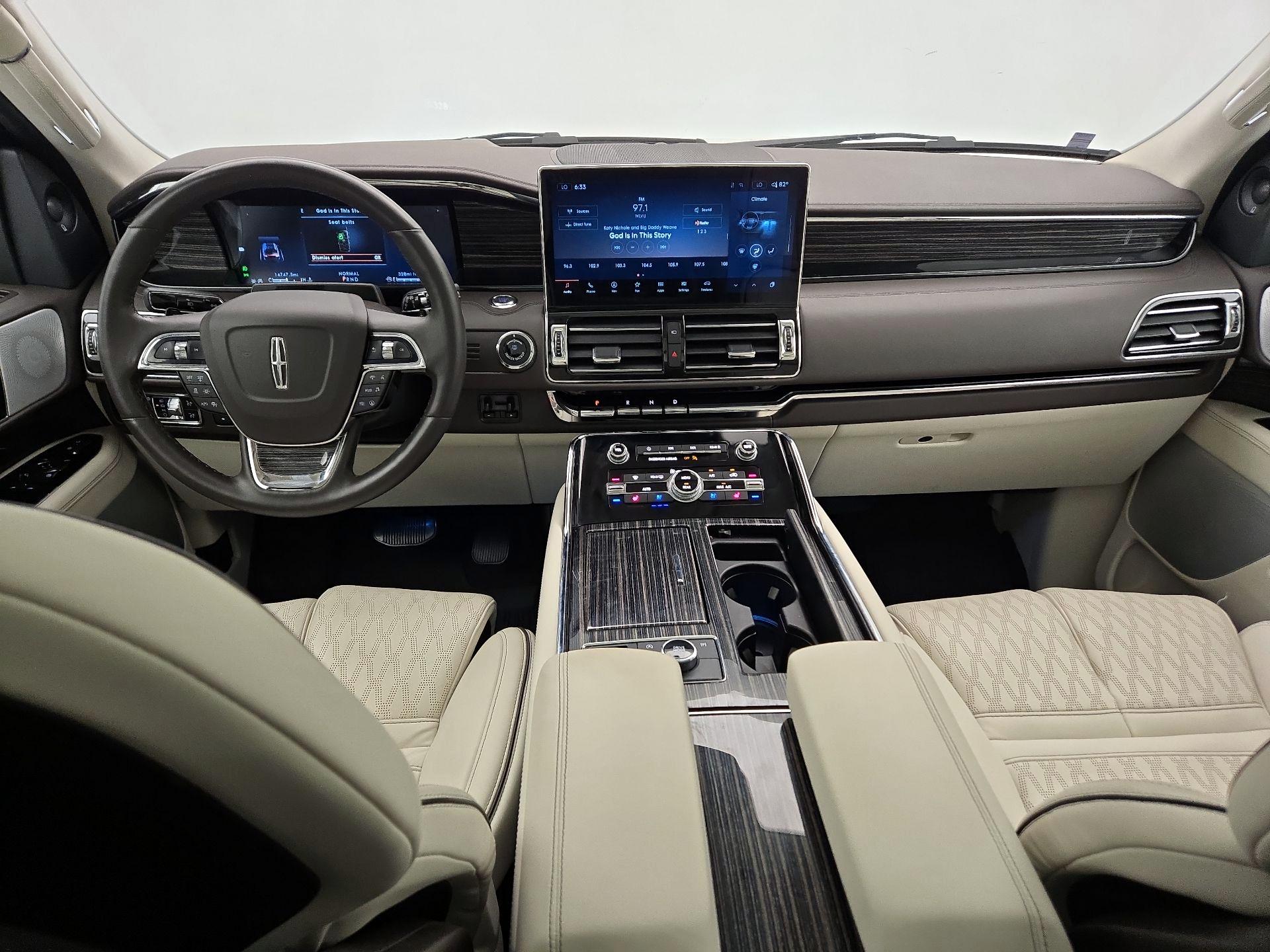 Thumbnail: 2024 Lincoln Navigator - 9