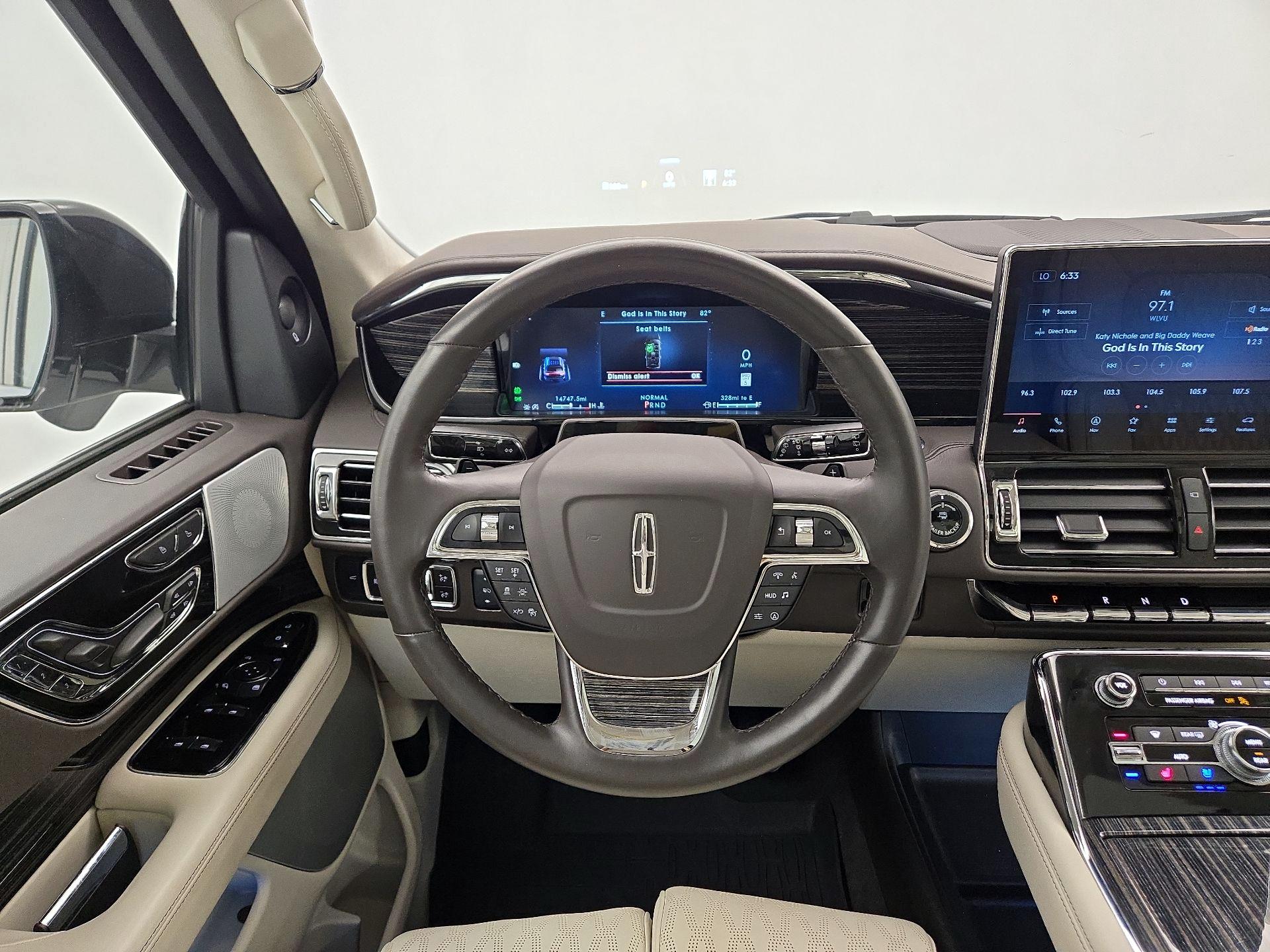 Thumbnail: 2024 Lincoln Navigator - 10