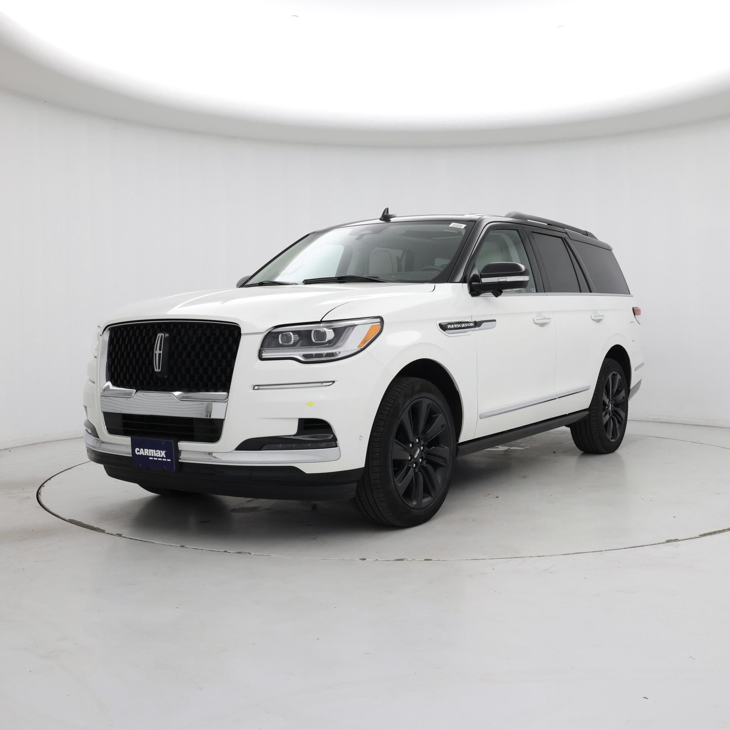 Thumbnail: 2024 Lincoln Navigator - 4