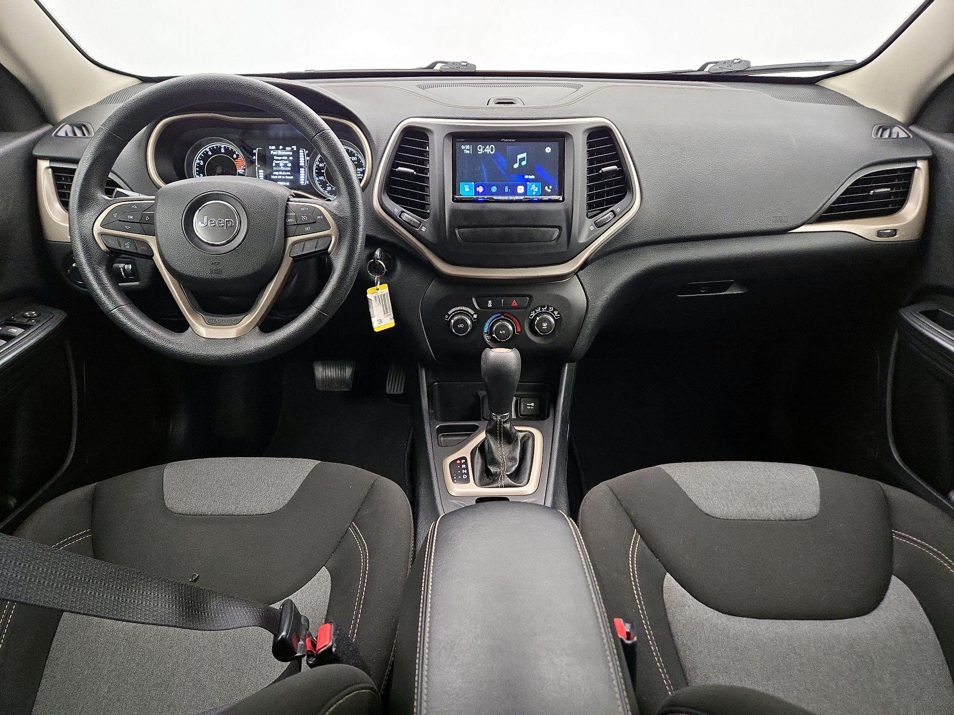 Thumbnail: 2016 Jeep Cherokee - 9