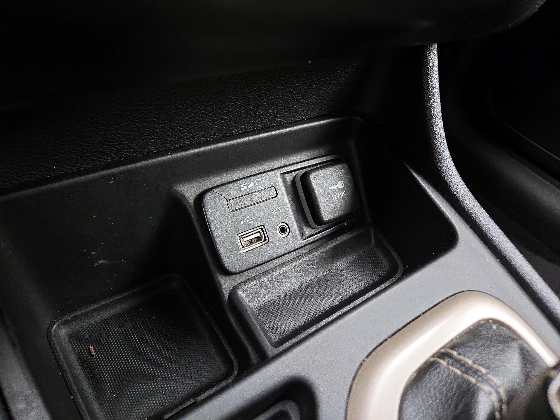 Thumbnail: 2016 Jeep Cherokee - 18