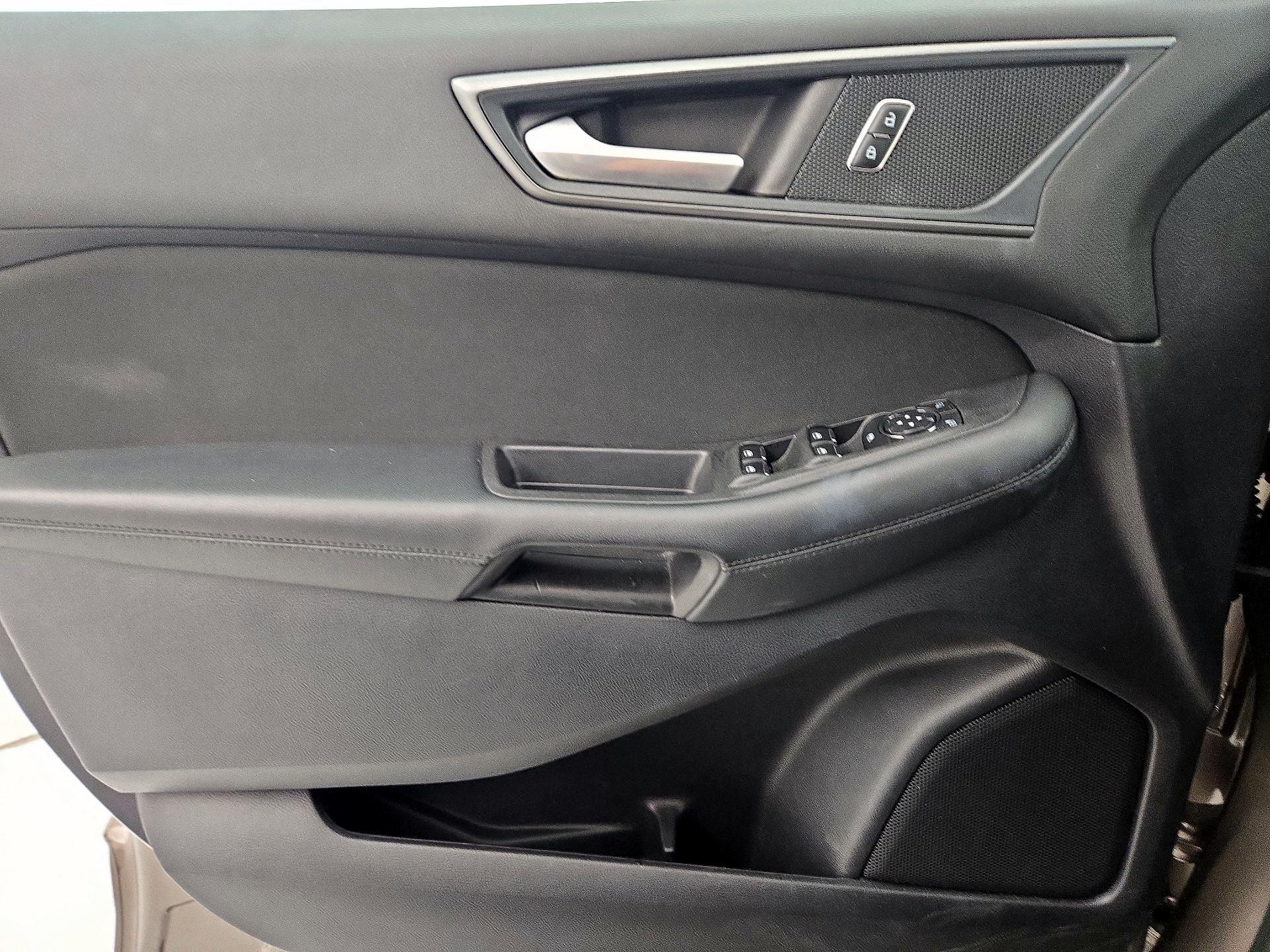 Thumbnail: 2019 Ford Edge - 12