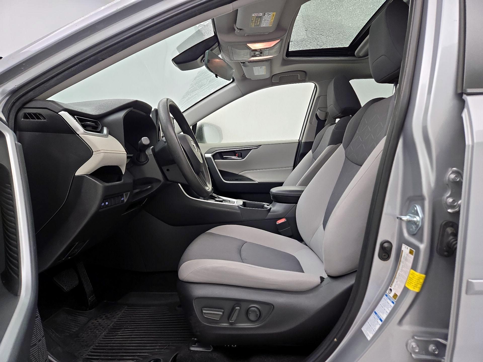 Thumbnail: 2021 Toyota RAV4 - 11