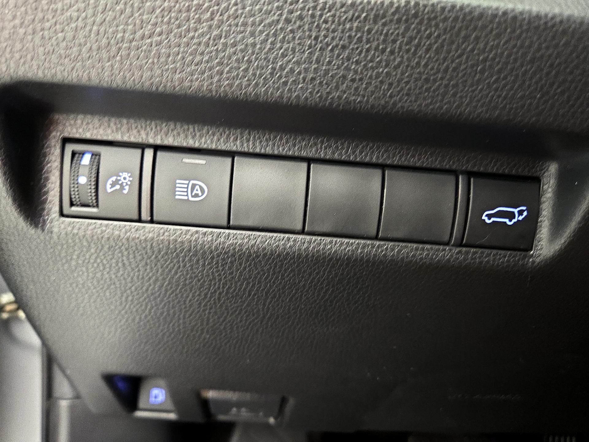 Thumbnail: 2021 Toyota RAV4 - 13