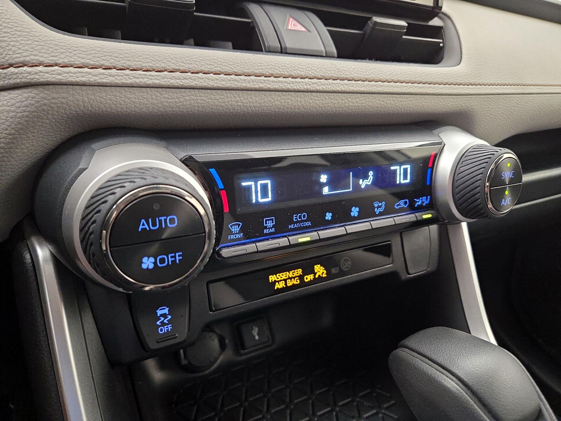 Thumbnail: 2021 Toyota RAV4 - 16