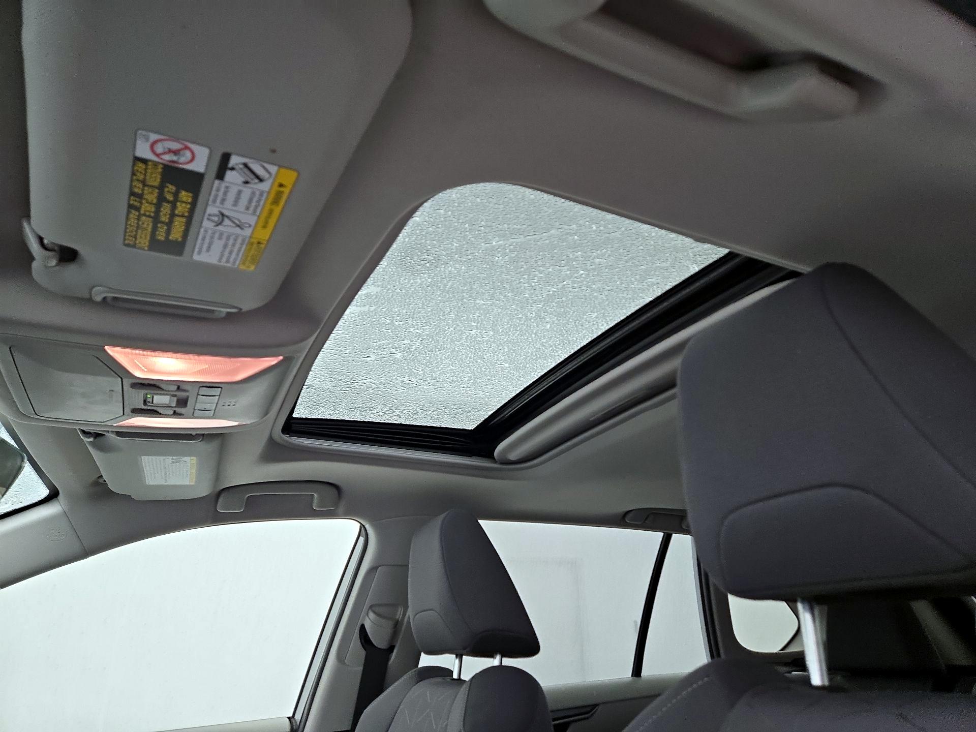 Thumbnail: 2021 Toyota RAV4 - 19