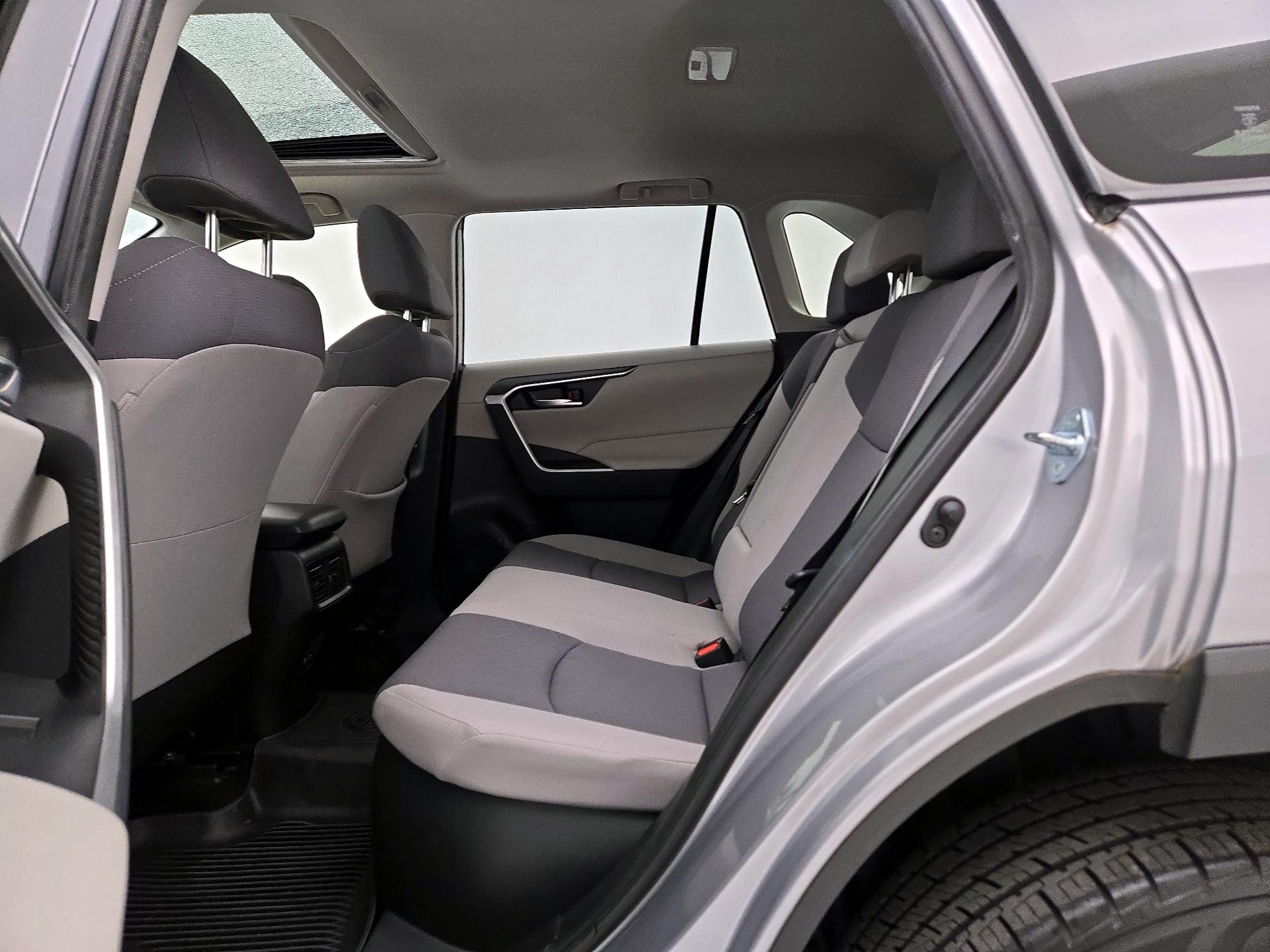Thumbnail: 2021 Toyota RAV4 - 20
