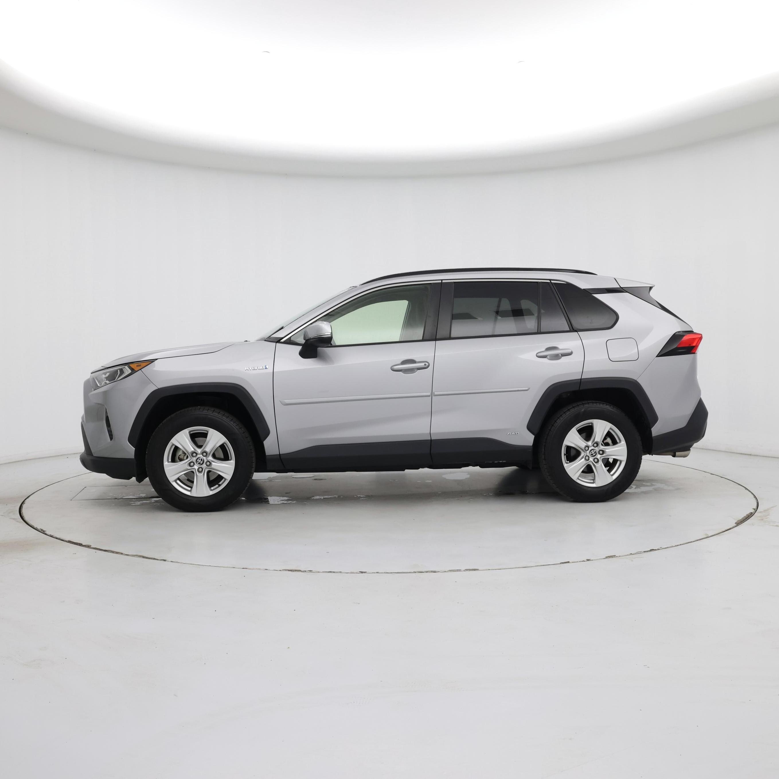 Thumbnail: 2021 Toyota RAV4 - 3