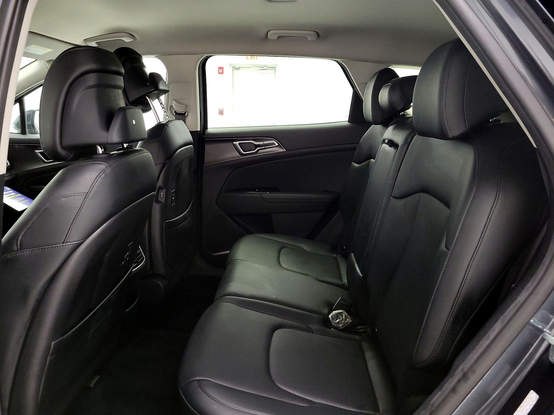 Thumbnail: 2023 Kia Sportage - 20