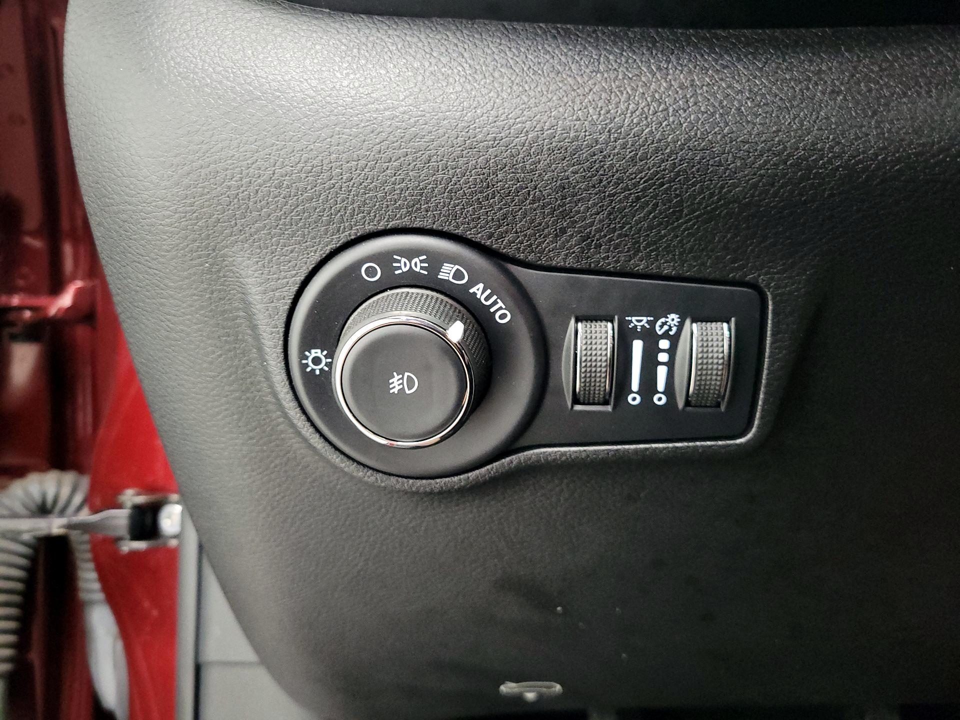 Thumbnail: 2022 Jeep Compass - 13