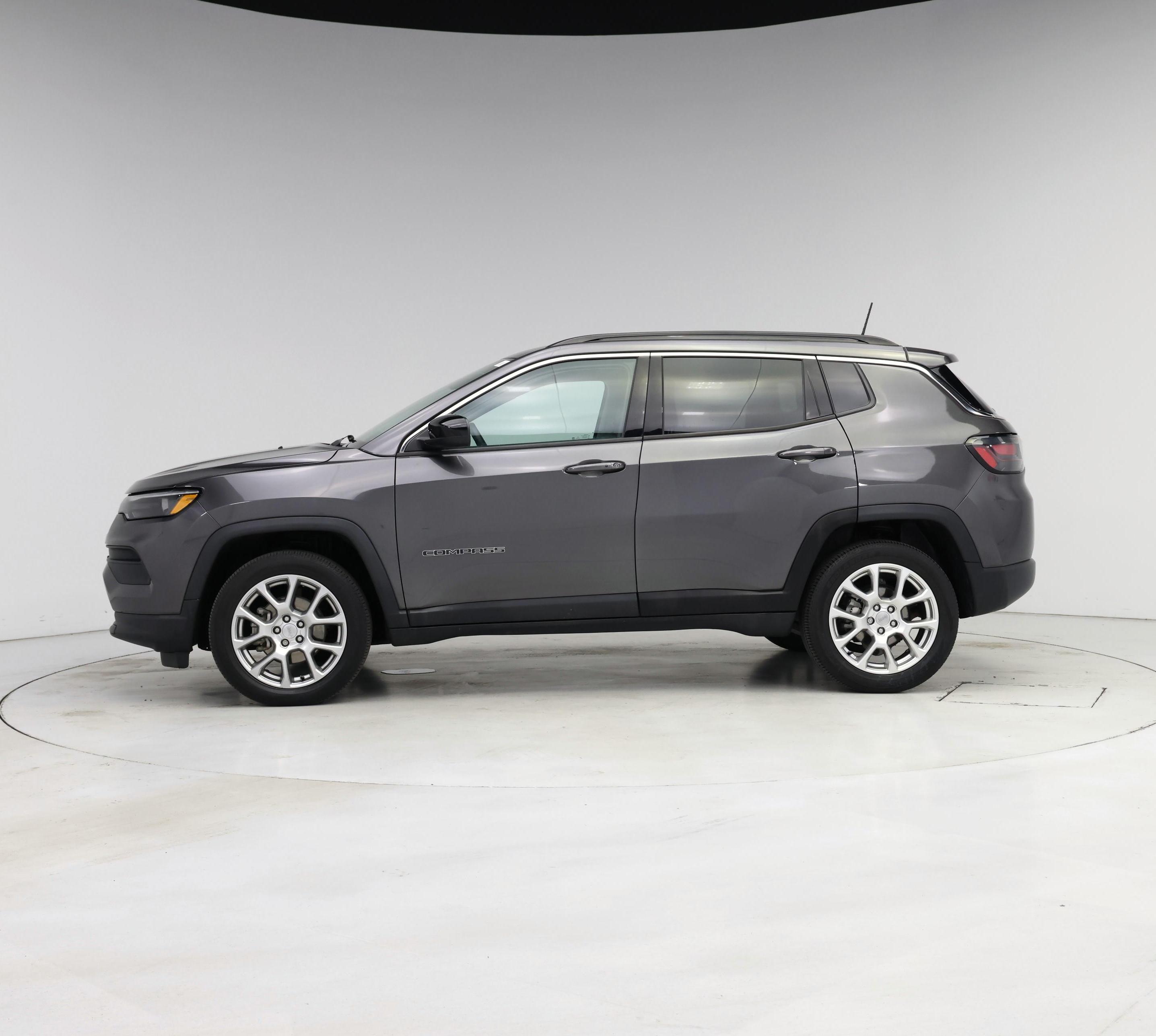 Thumbnail: 2022 Jeep Compass - 3