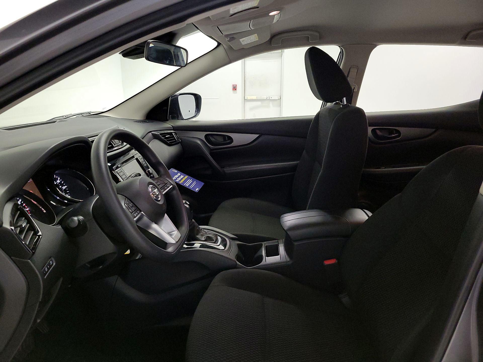 Thumbnail: 2021 Nissan Rogue Sport - 11