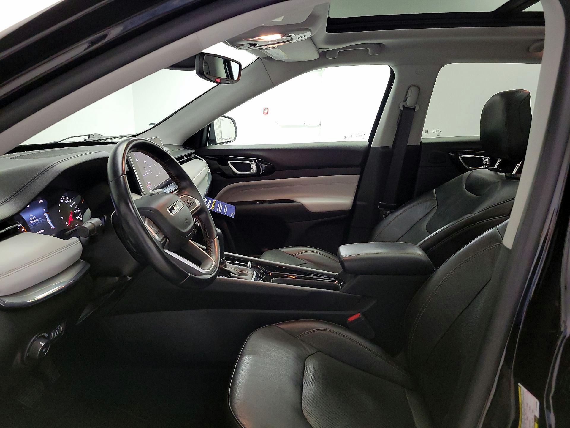 Thumbnail: 2022 Jeep Compass - 11