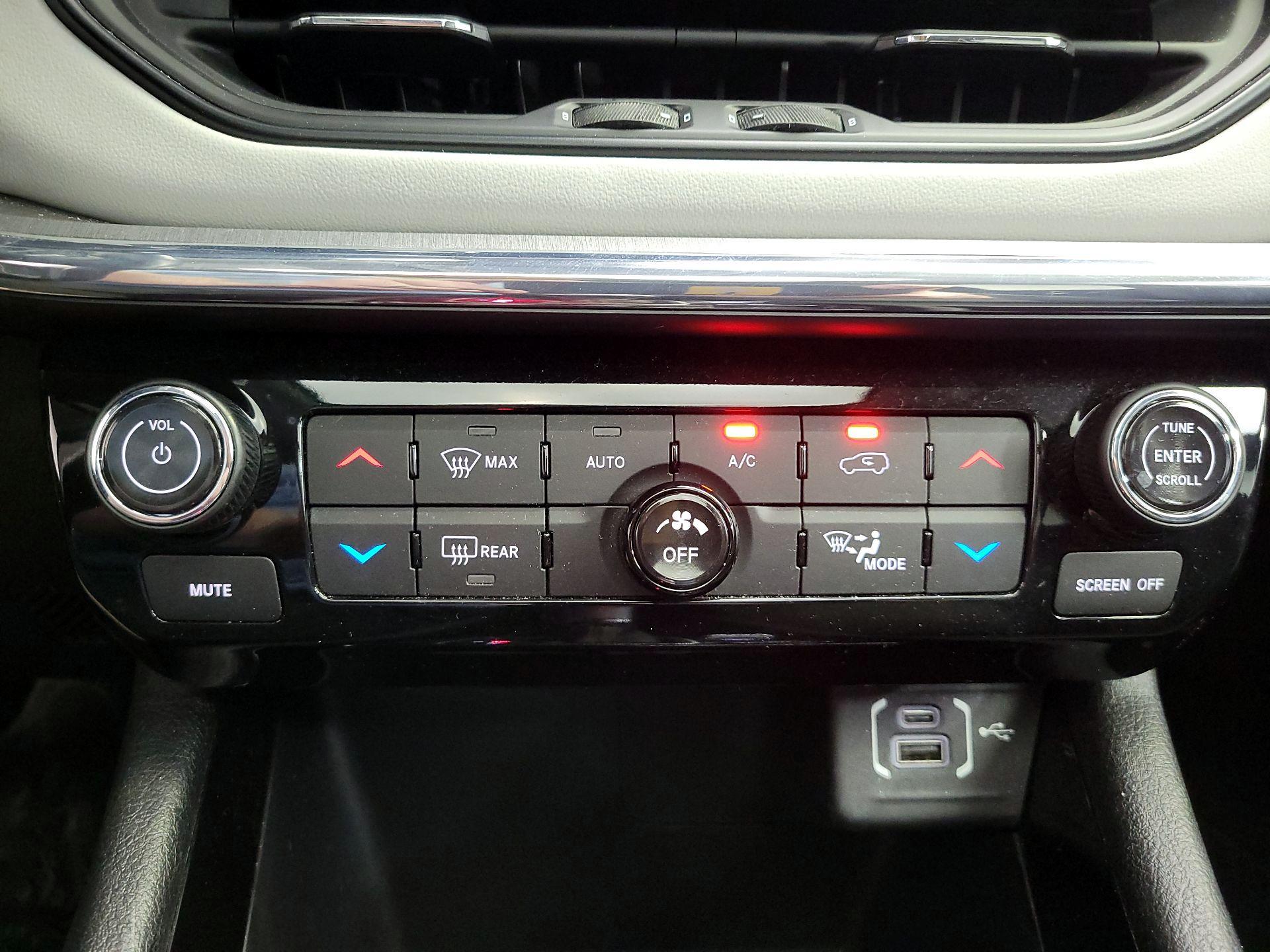 Thumbnail: 2022 Jeep Compass - 16