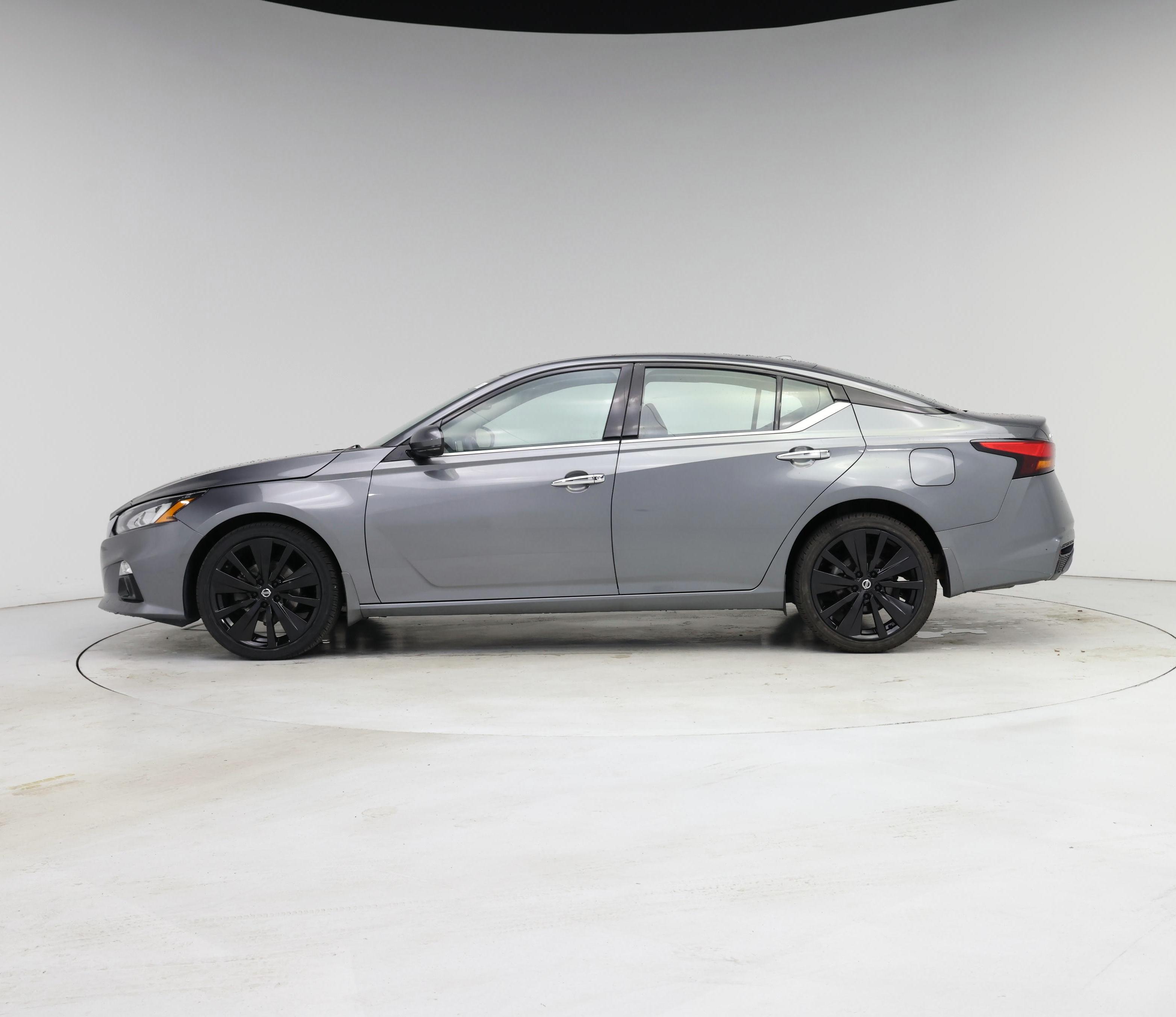 Thumbnail: 2021 Nissan Altima - 3