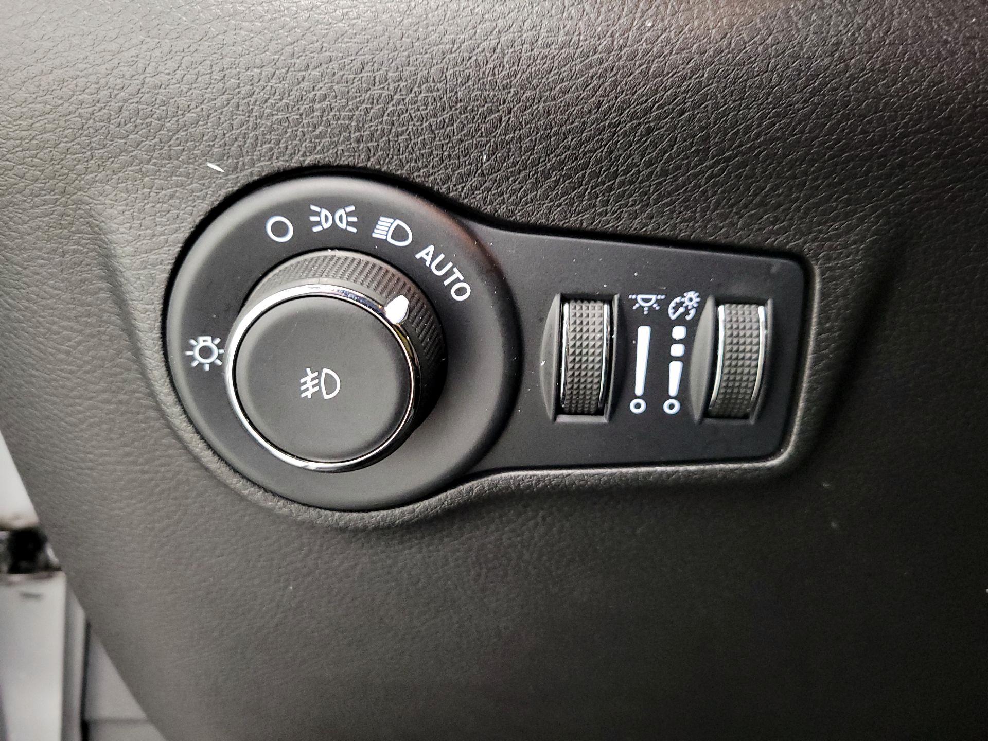 Thumbnail: 2022 Jeep Compass - 13